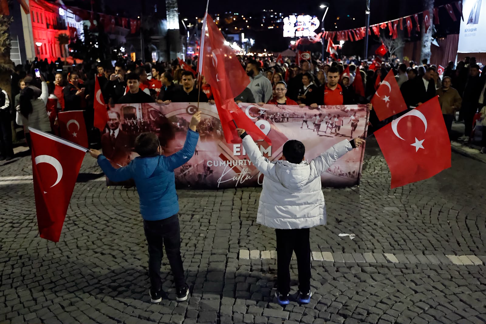 İzmir’de Cumhuriyet coşkusu