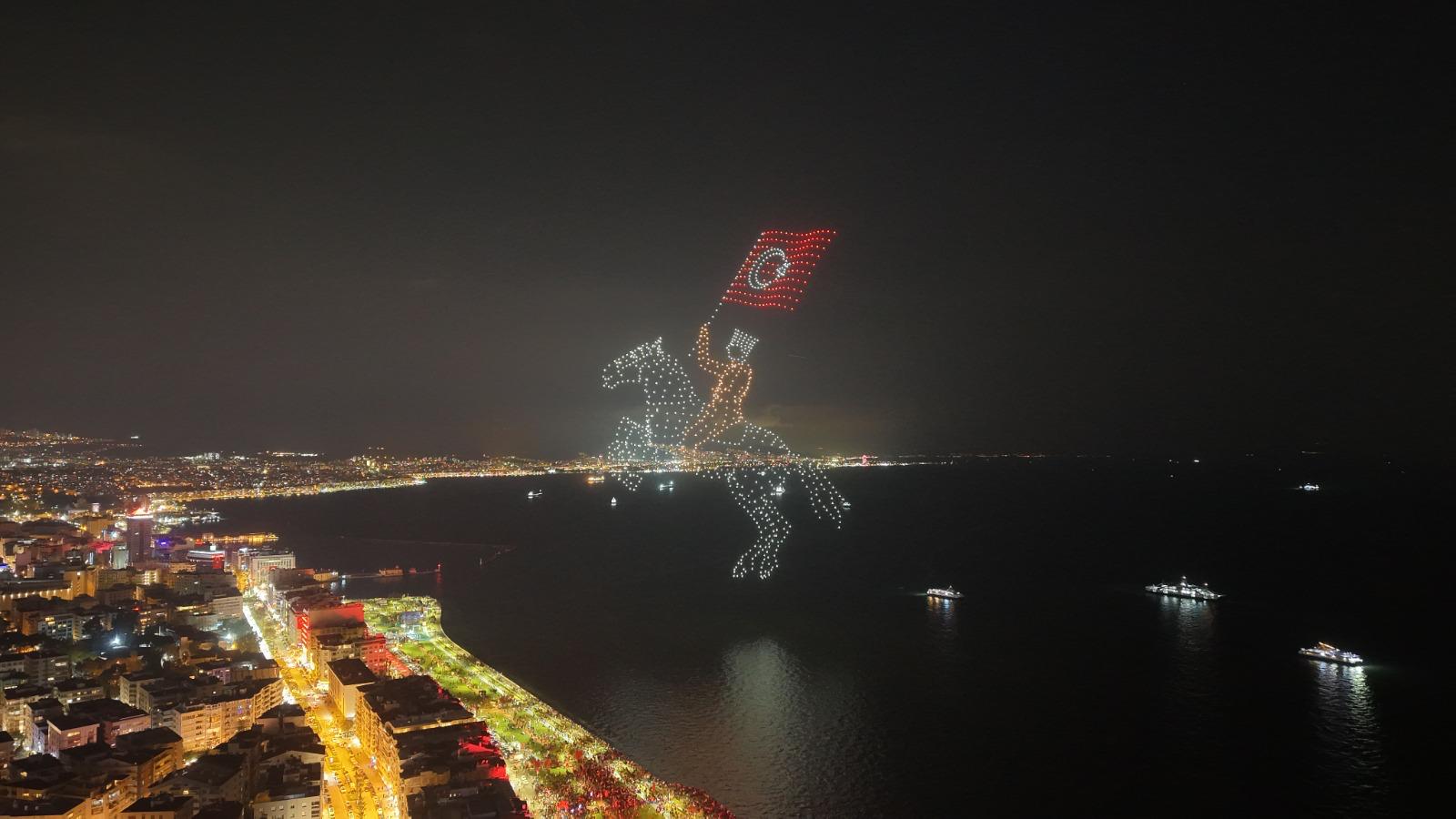 İzmir’de Cumhuriyet coşkusu