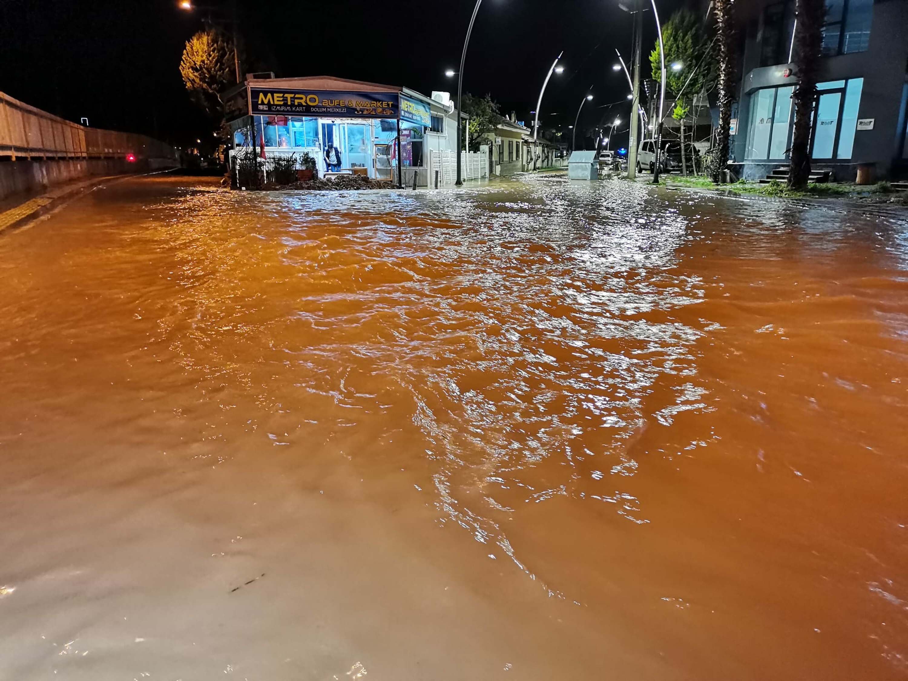 Kamyonet sürücüsünün öldüğü alt geçit