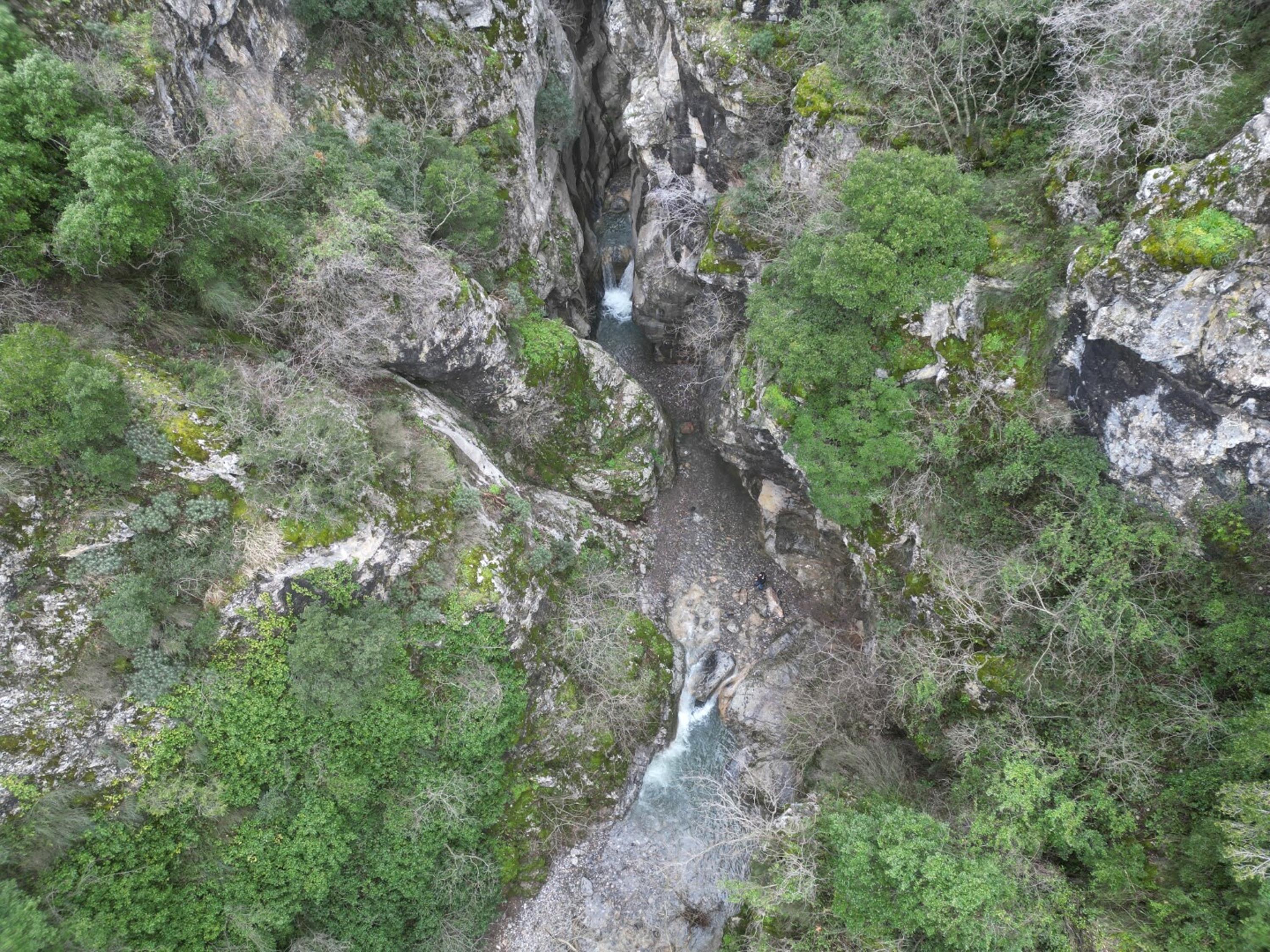 Spil Dağı Milli Parkı'ndaki 'Saklı Kanyon' yeniden akmaya başladı