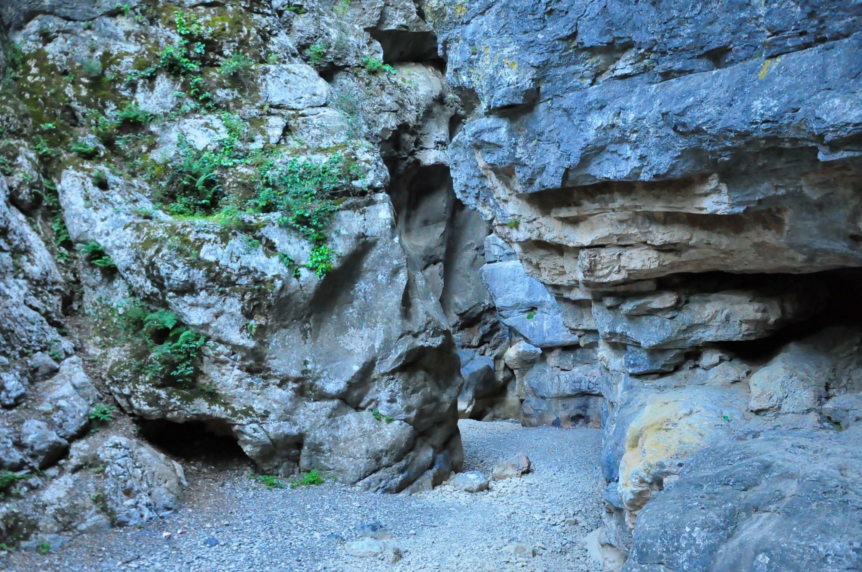 Spil Dağı Milli Parkı'ndaki 'Saklı Kanyon' yeniden akmaya başladı