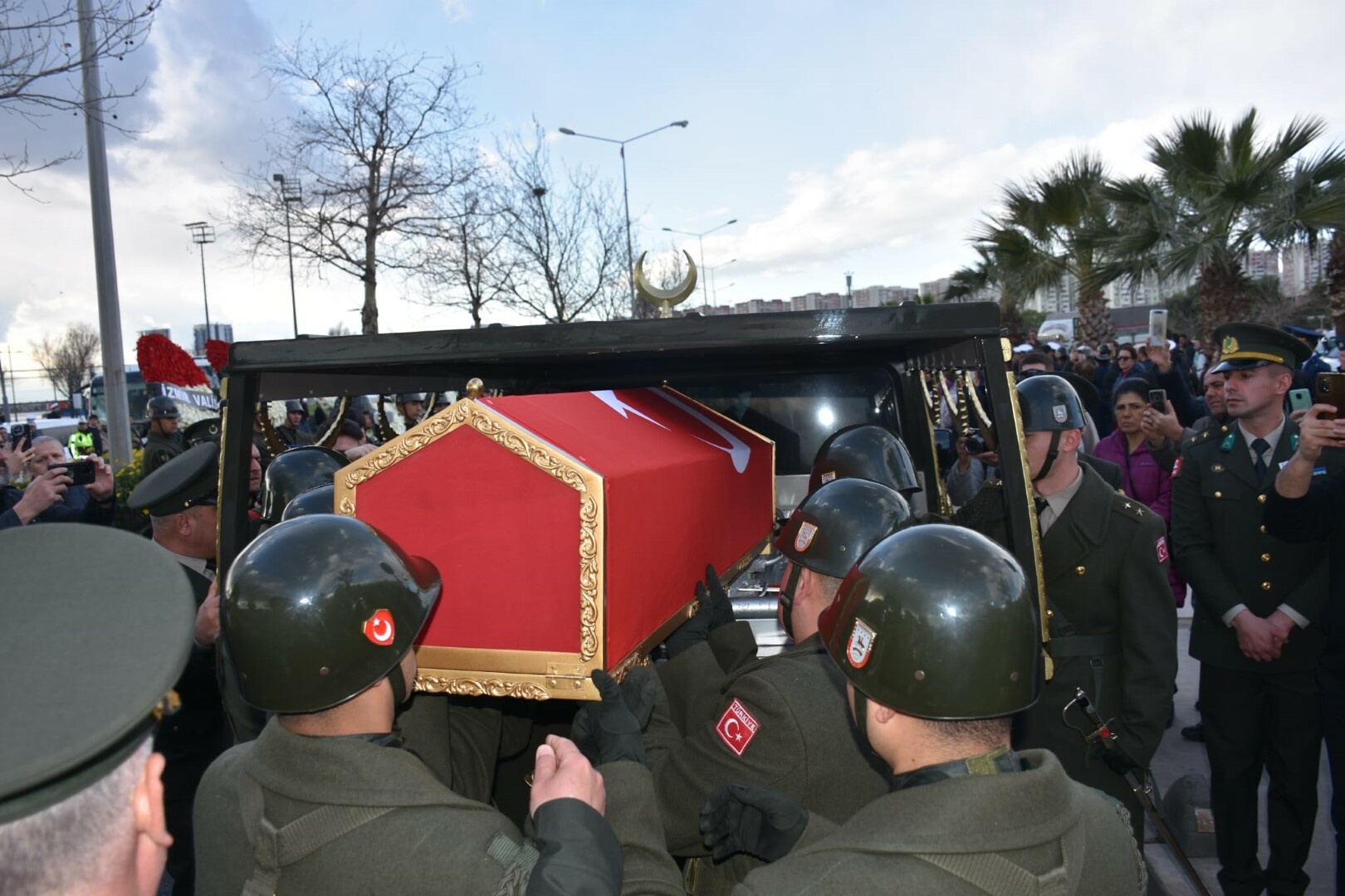 Şehit Hava Pilot Binbaşı İbrahim Bolat son yolculuğuna uğurlandı