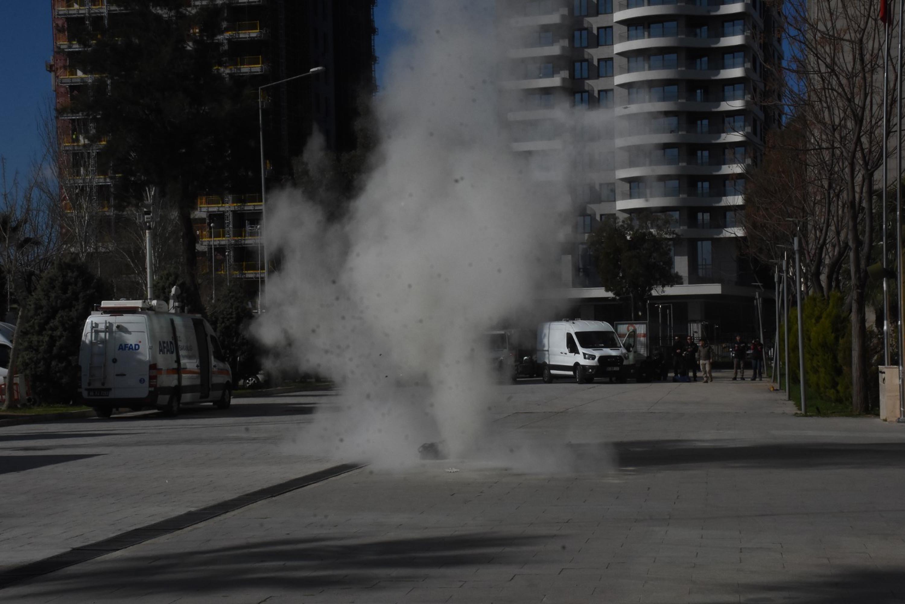 İzmir Bölge Adliye Mahkemesi'nde bomba tatbikatı