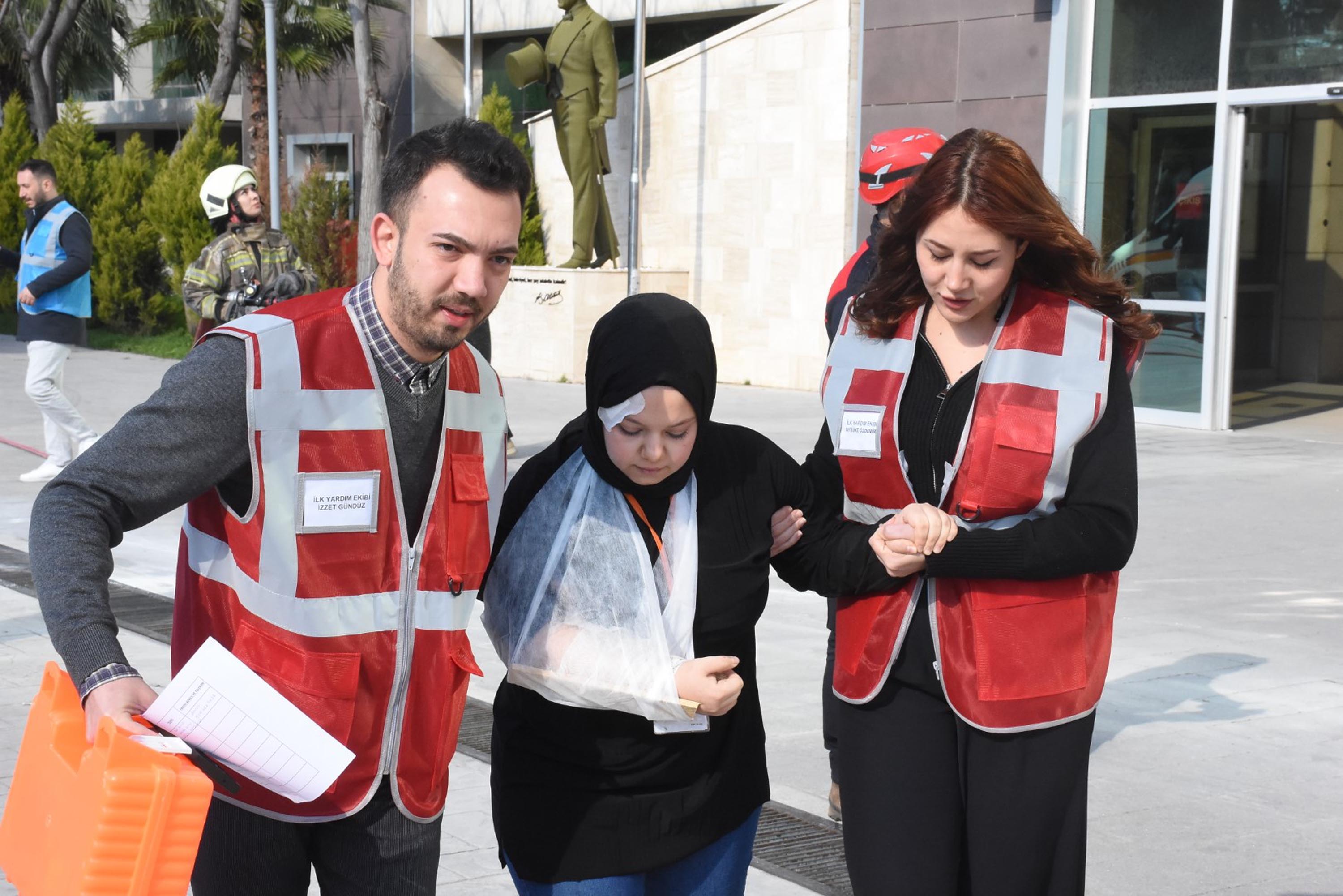 İzmir Bölge Adliye Mahkemesi'nde bomba tatbikatı