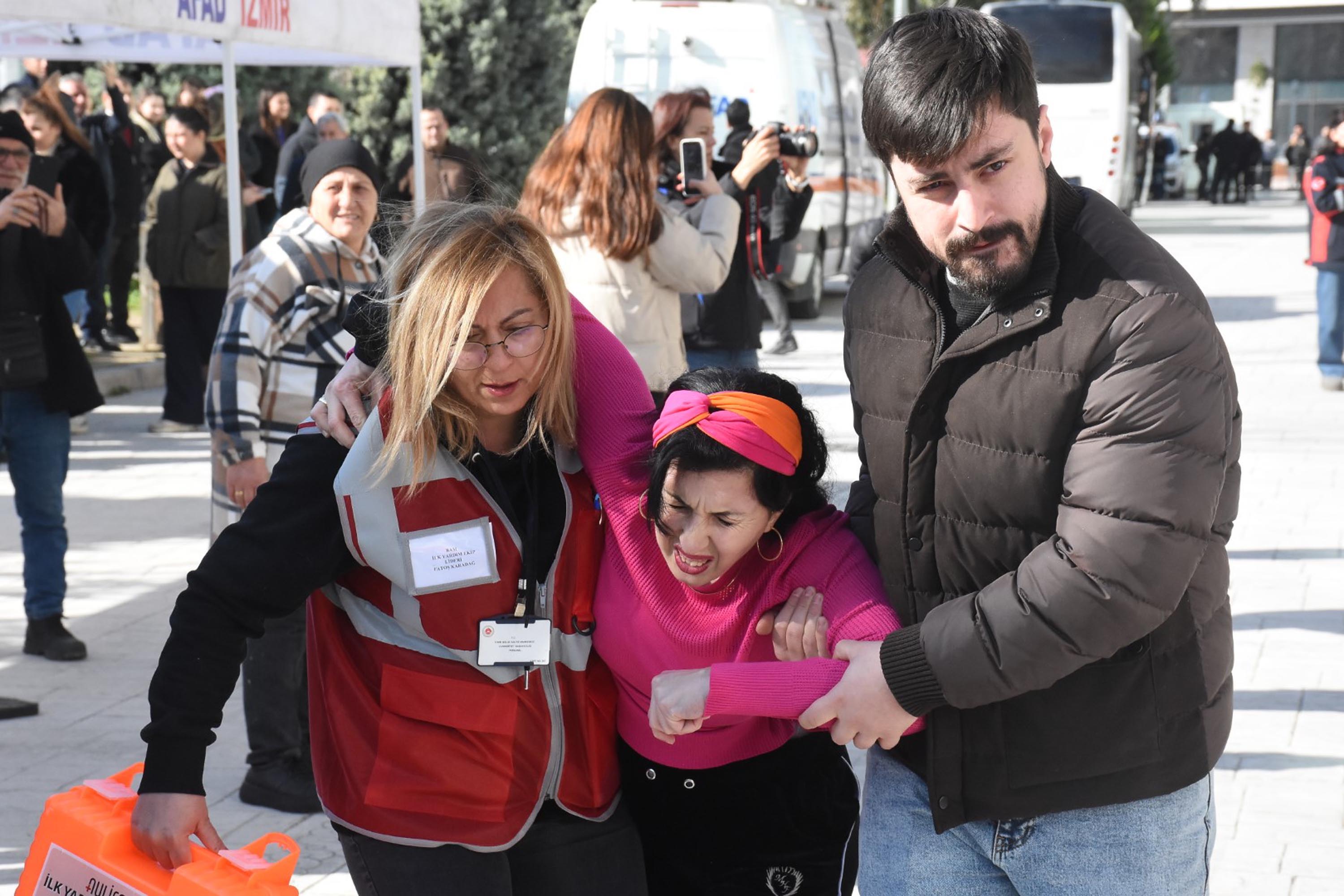 İzmir Bölge Adliye Mahkemesi'nde bomba tatbikatı