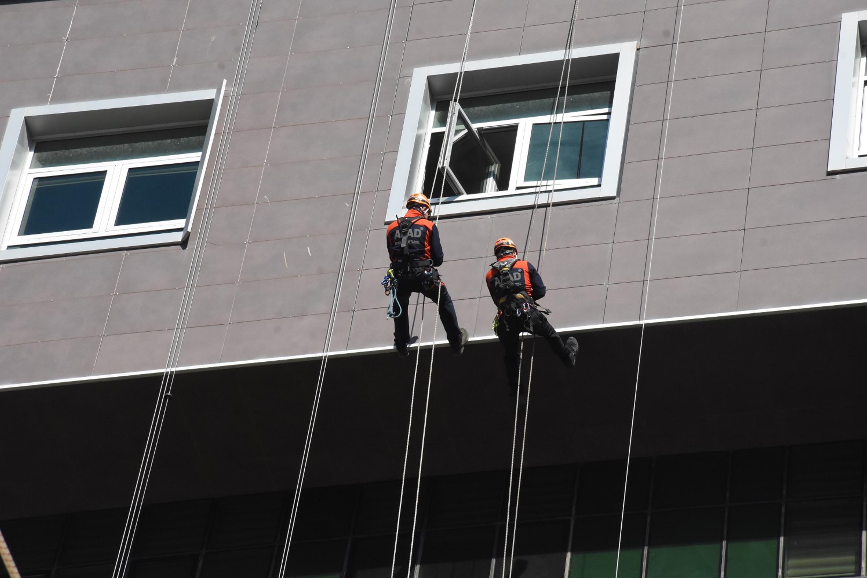 İzmir Bölge Adliye Mahkemesi'nde bomba tatbikatı