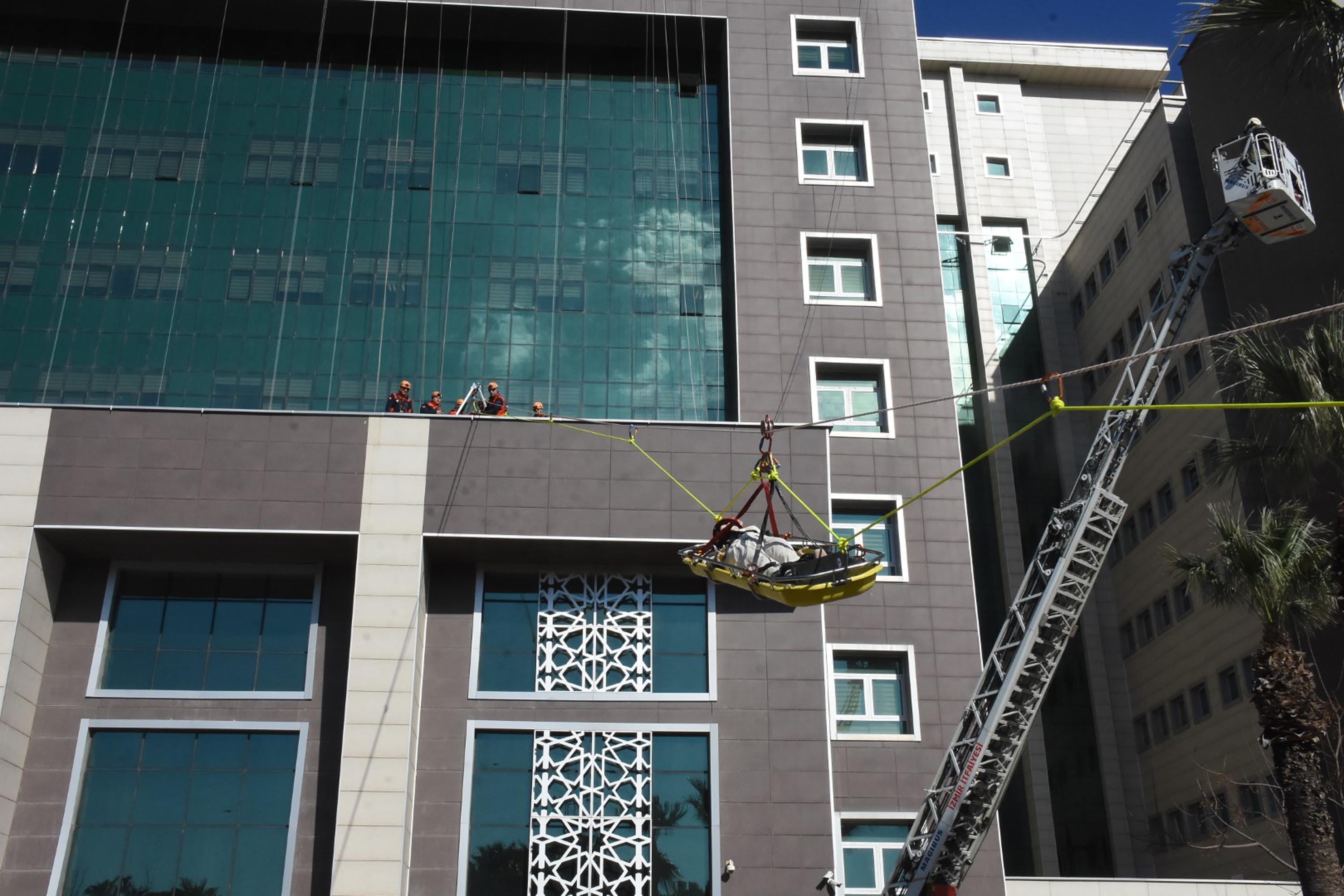 İzmir Bölge Adliye Mahkemesi'nde bomba tatbikatı