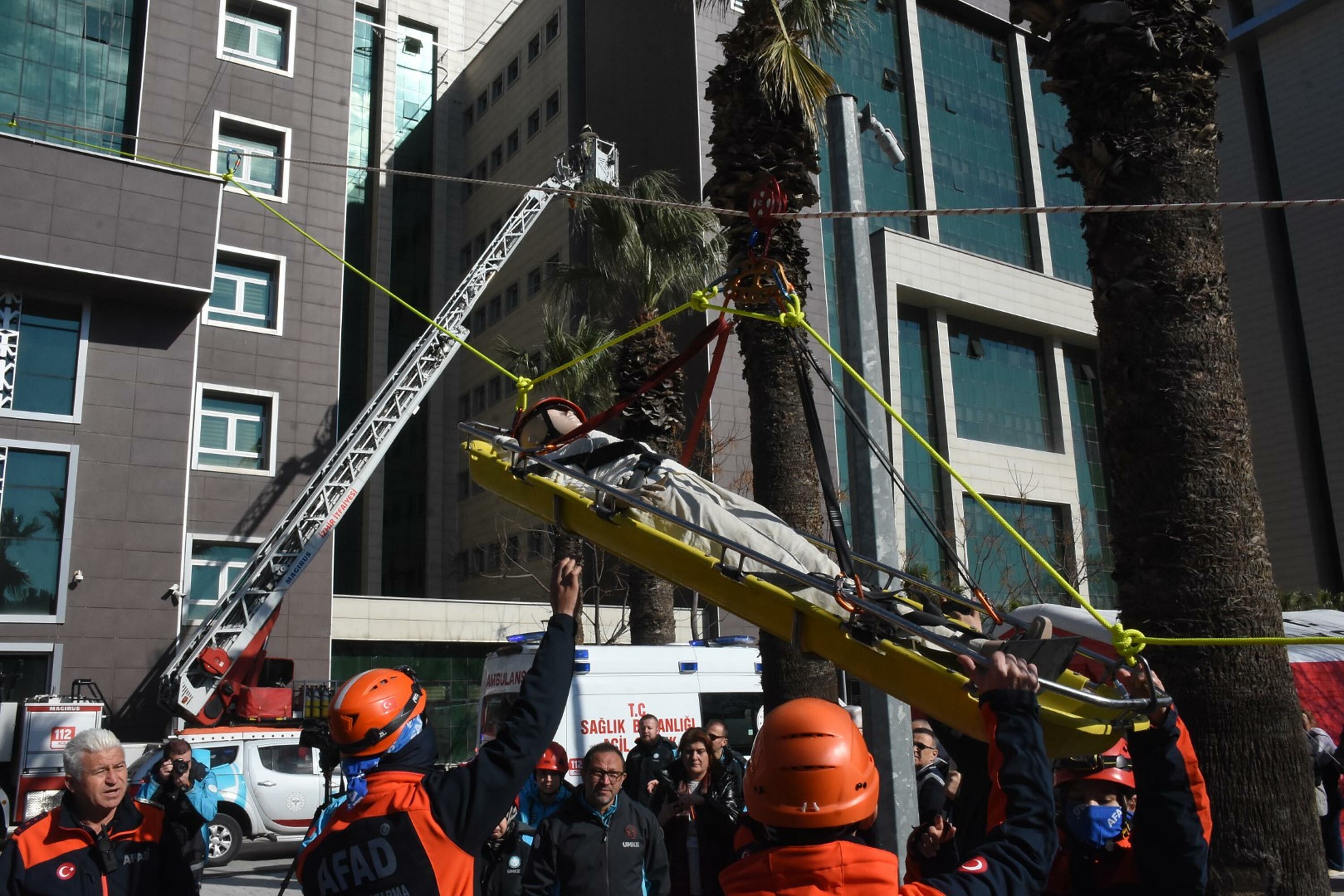 İzmir Bölge Adliye Mahkemesi'nde bomba tatbikatı
