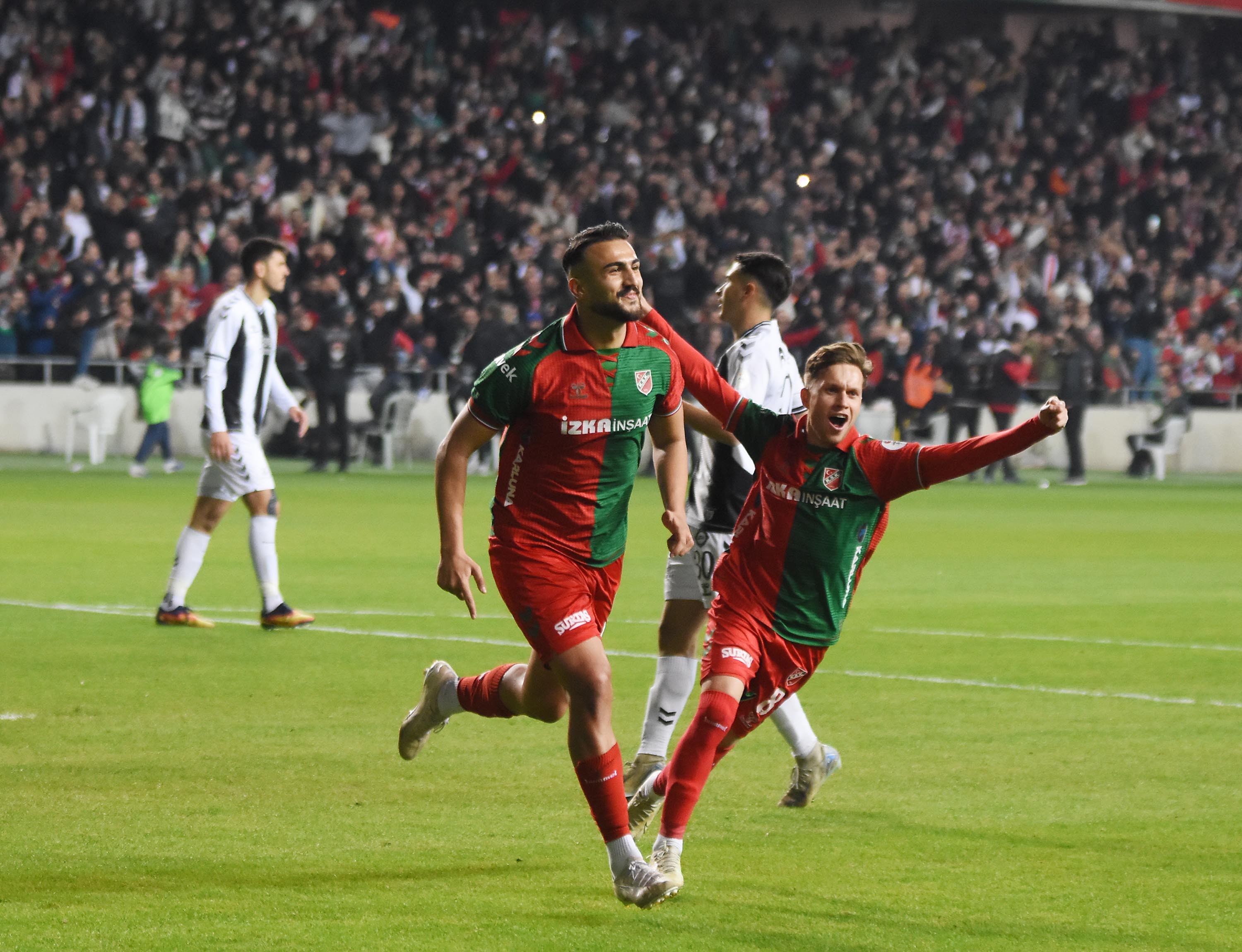 Karşıyaka - Altay derbisinden kareler!