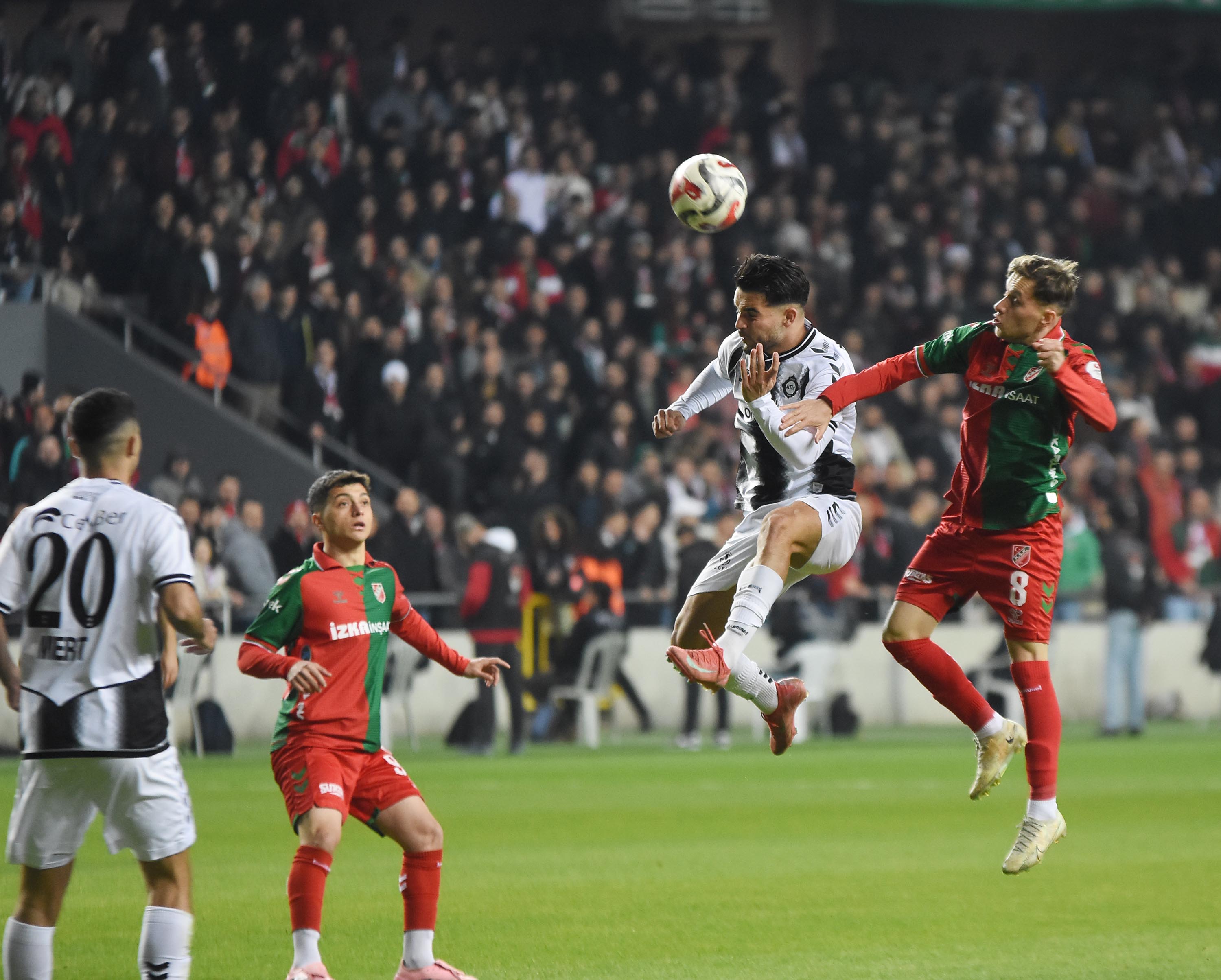 Karşıyaka - Altay derbisinden kareler!