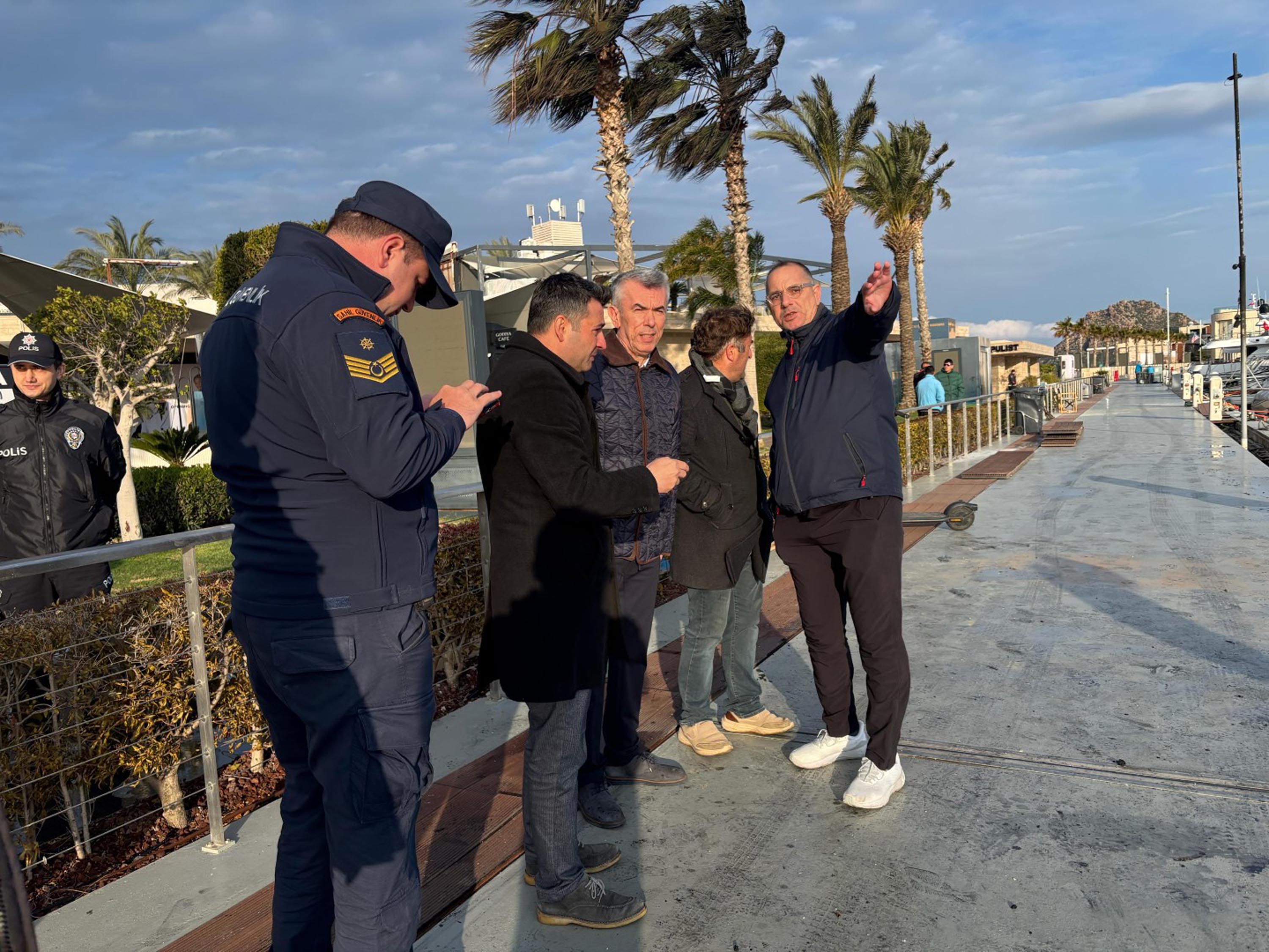 Bodrum’da marinada çıkan yangında 8 motoryat alev alev yandı