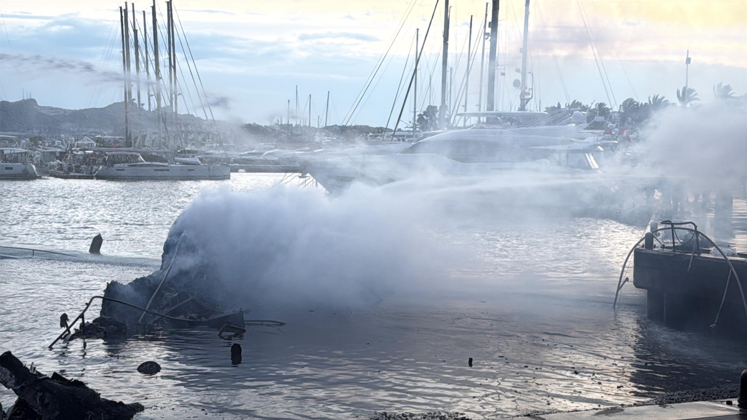 Bodrum’da marinada çıkan yangında 8 motoryat alev alev yandı