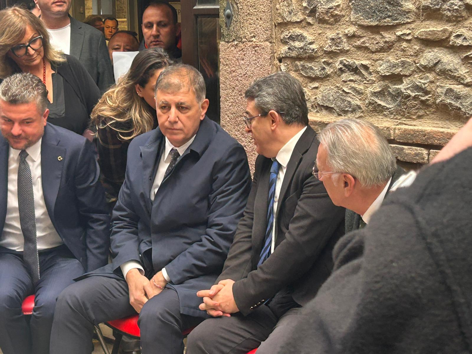 Vakıflar’ın tahliye talebine karşı Meslek Fabrikası önünde nöbet 