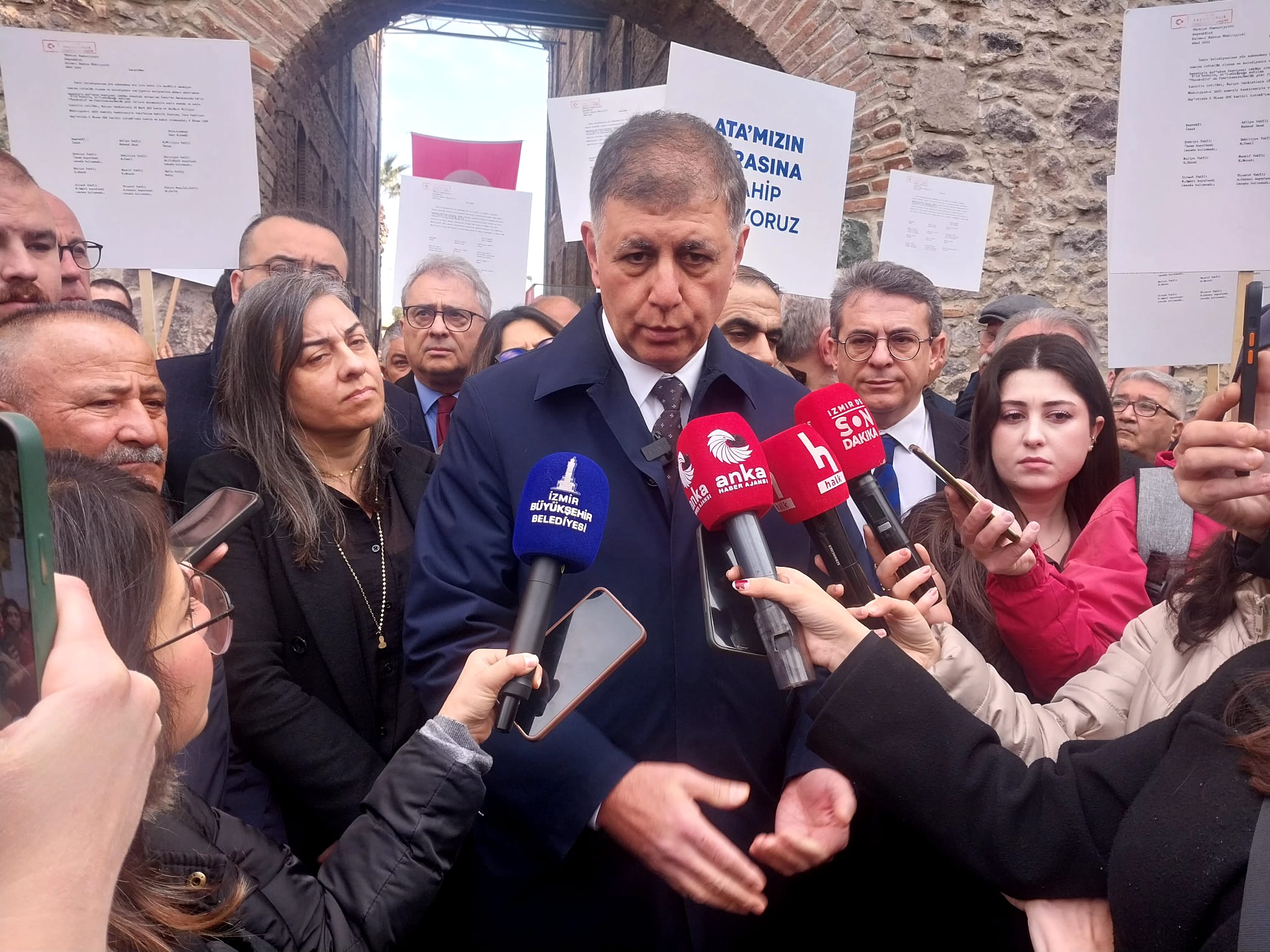 Vakıflar’ın tahliye talebine karşı Meslek Fabrikası önünde nöbet 