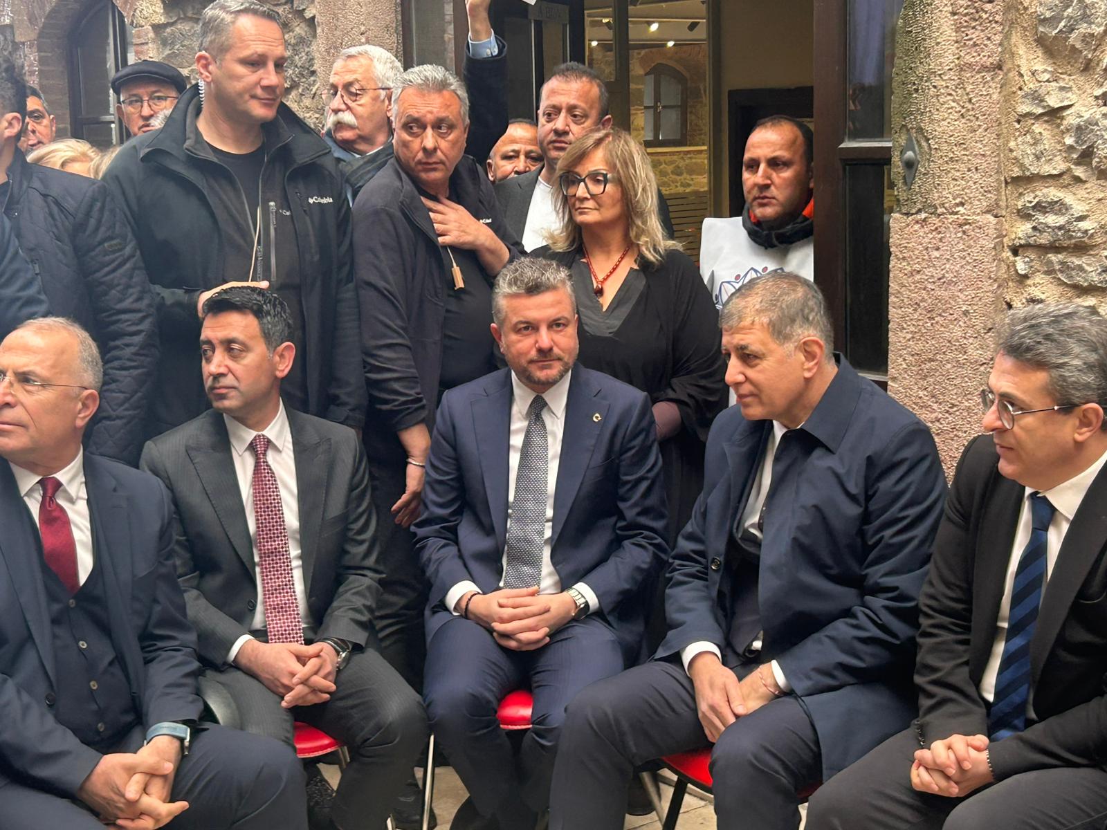 Vakıflar’ın tahliye talebine karşı Meslek Fabrikası önünde nöbet 