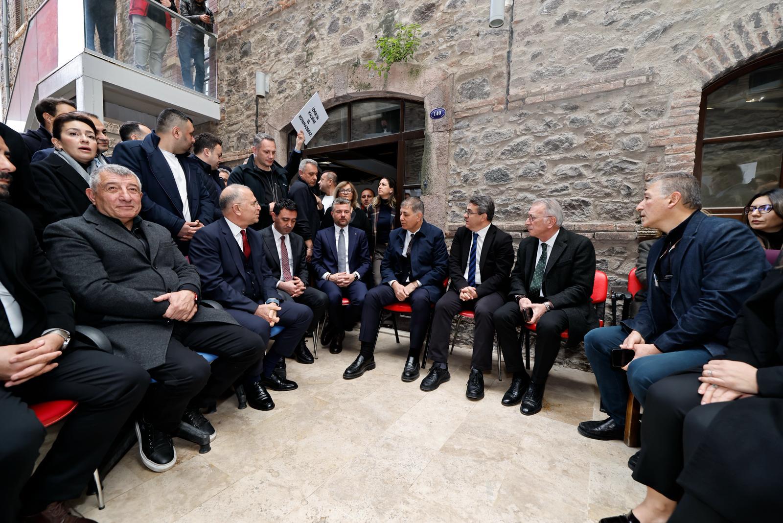 Vakıflar’ın tahliye talebine karşı Meslek Fabrikası önünde nöbet 