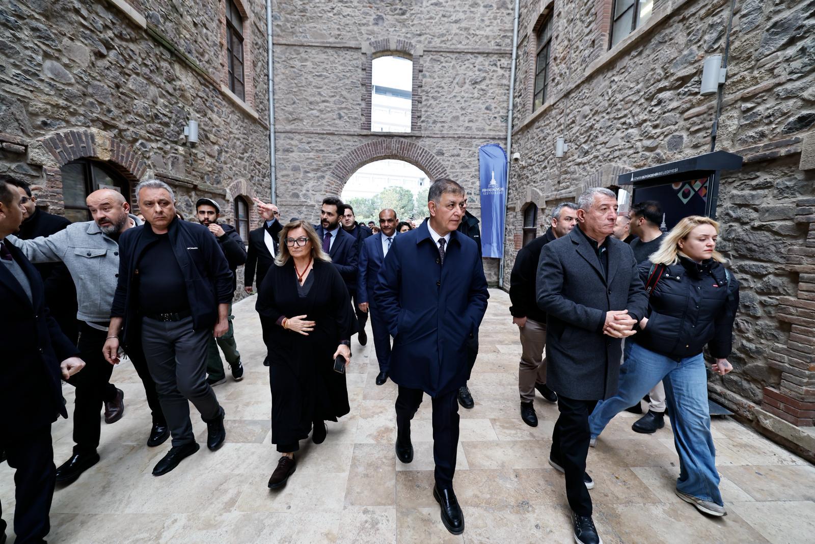 Vakıflar’ın tahliye talebine karşı Meslek Fabrikası önünde nöbet 