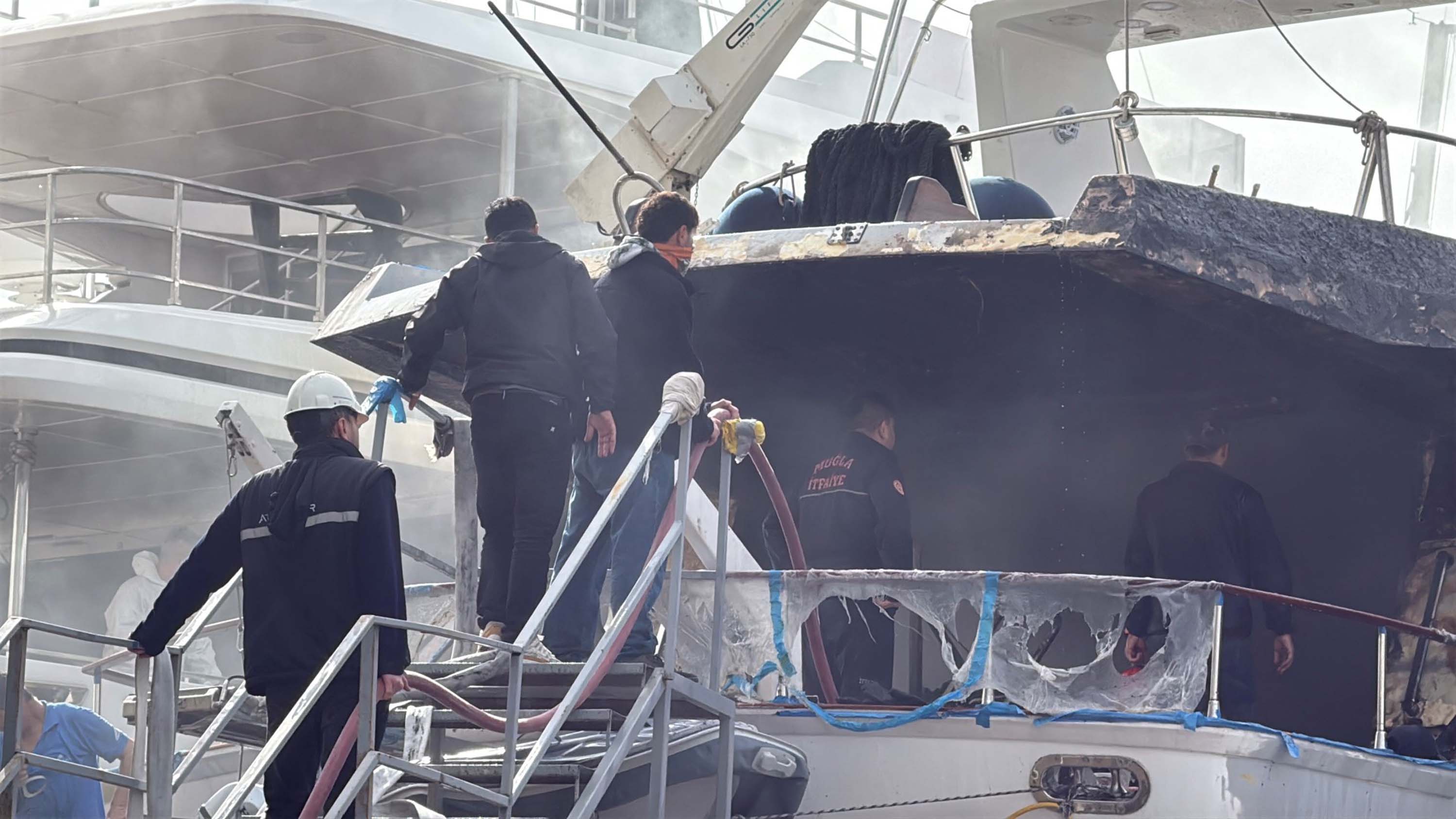 Trabzonspor'un eski başkanın yatı Bodrum'da yandı