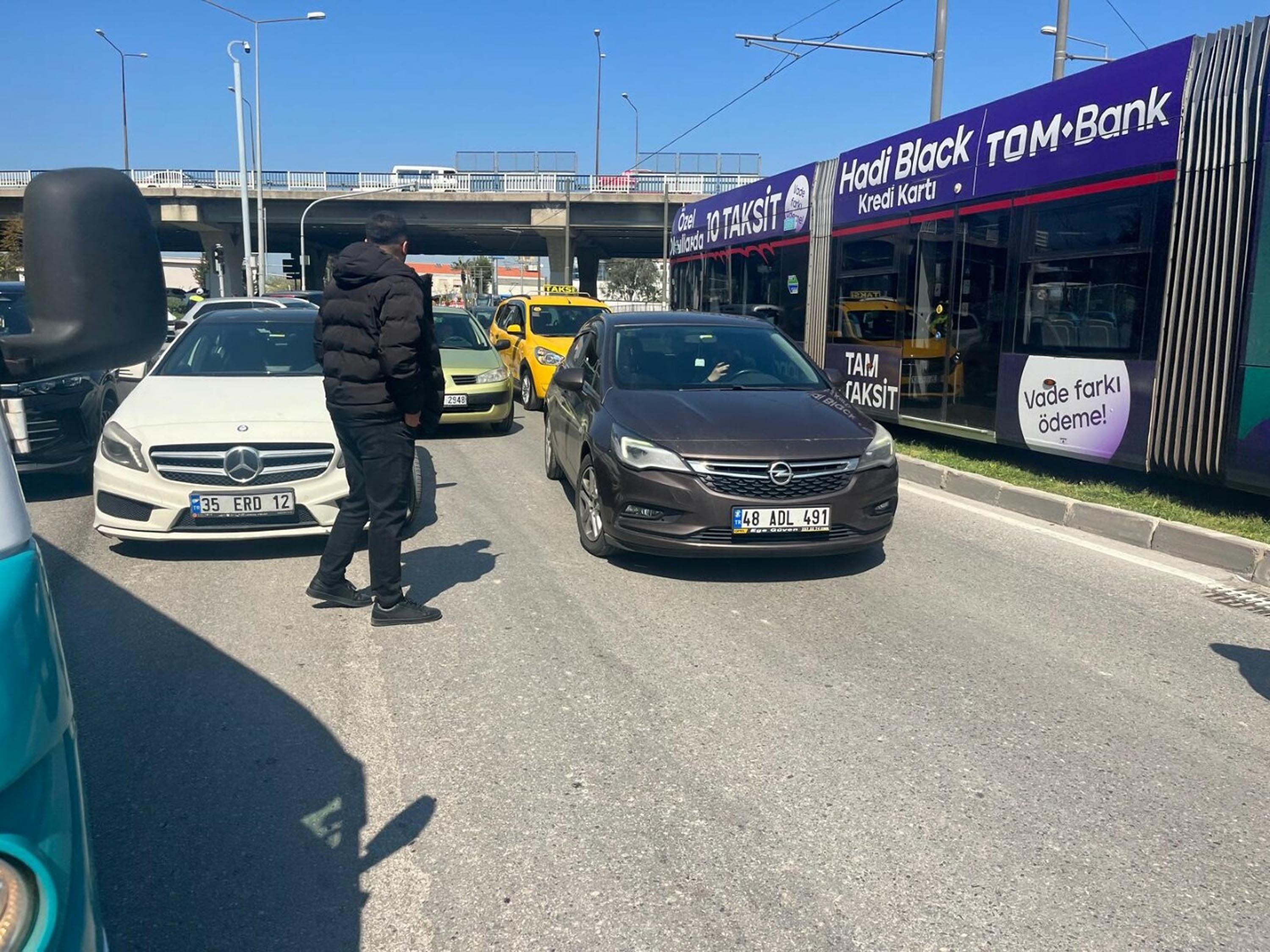 Meslek Fabrikası önünde yaşanan arbede ve polis müdahalesi