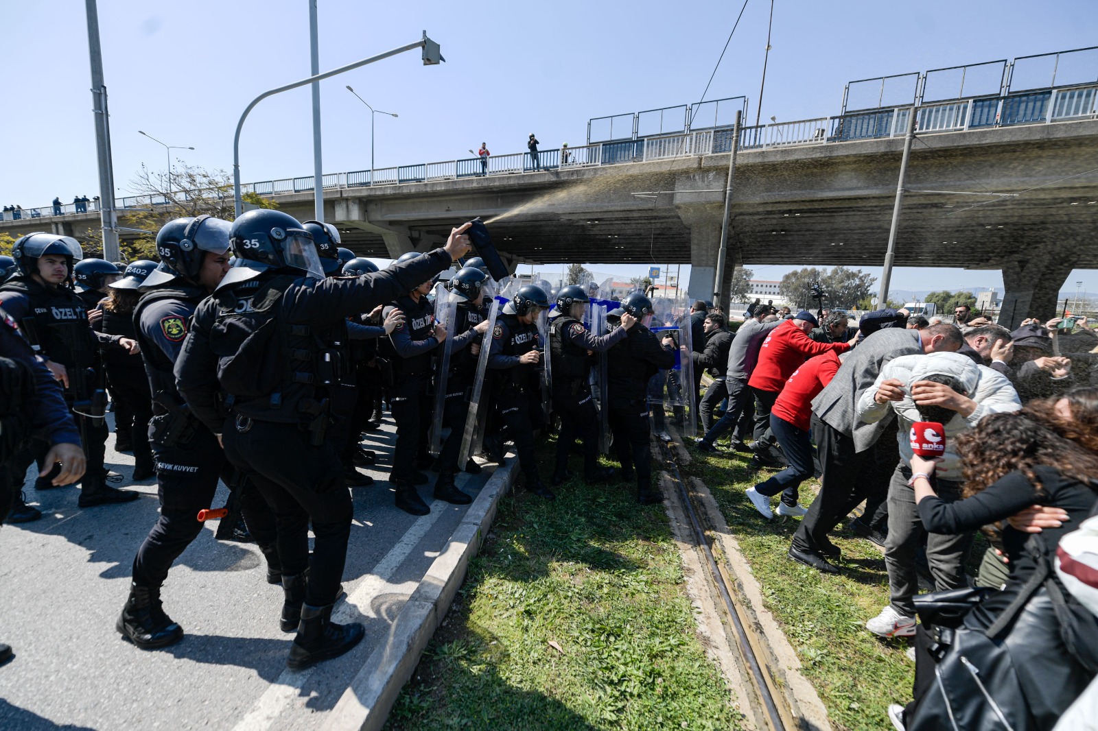 Meslek Fabrikası'nın Atatürk imzalı tapusu polis tarafından indirildi!
