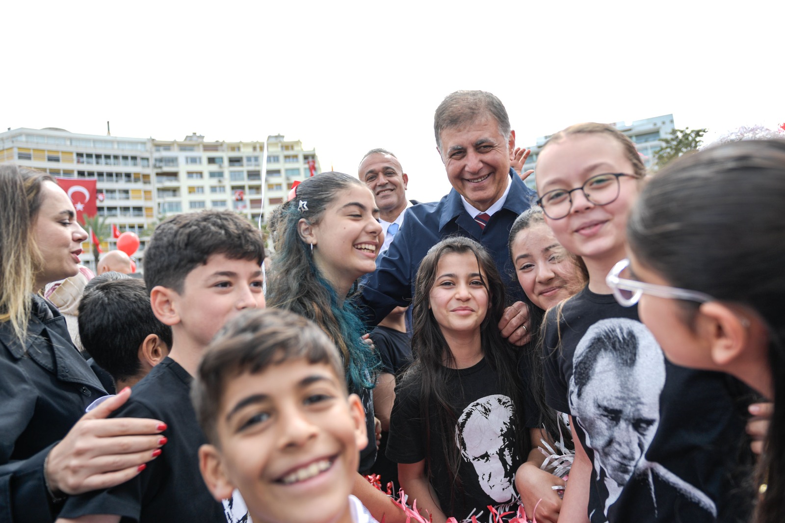 İzmir'de 23 Nisan coşkusu