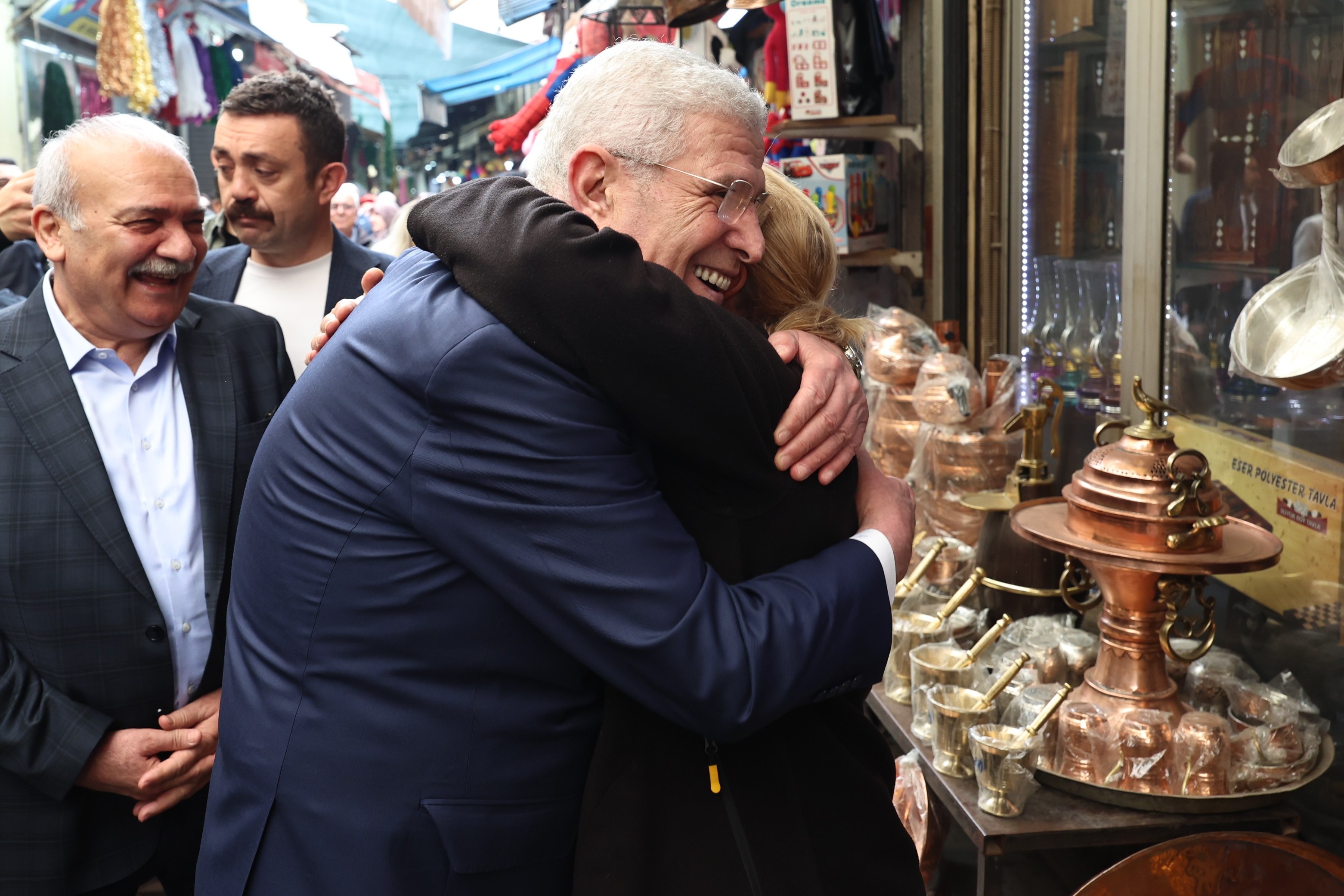 Dervişoğlu'ndan İzmir'de esnaf ziyareti 