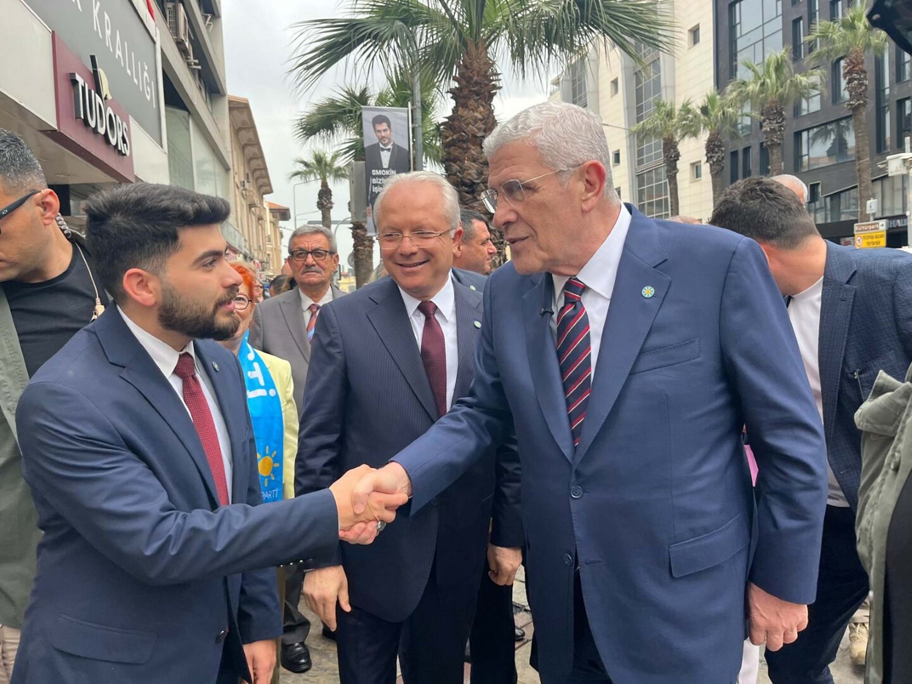 Dervişoğlu'ndan İzmir'de esnaf ziyareti 