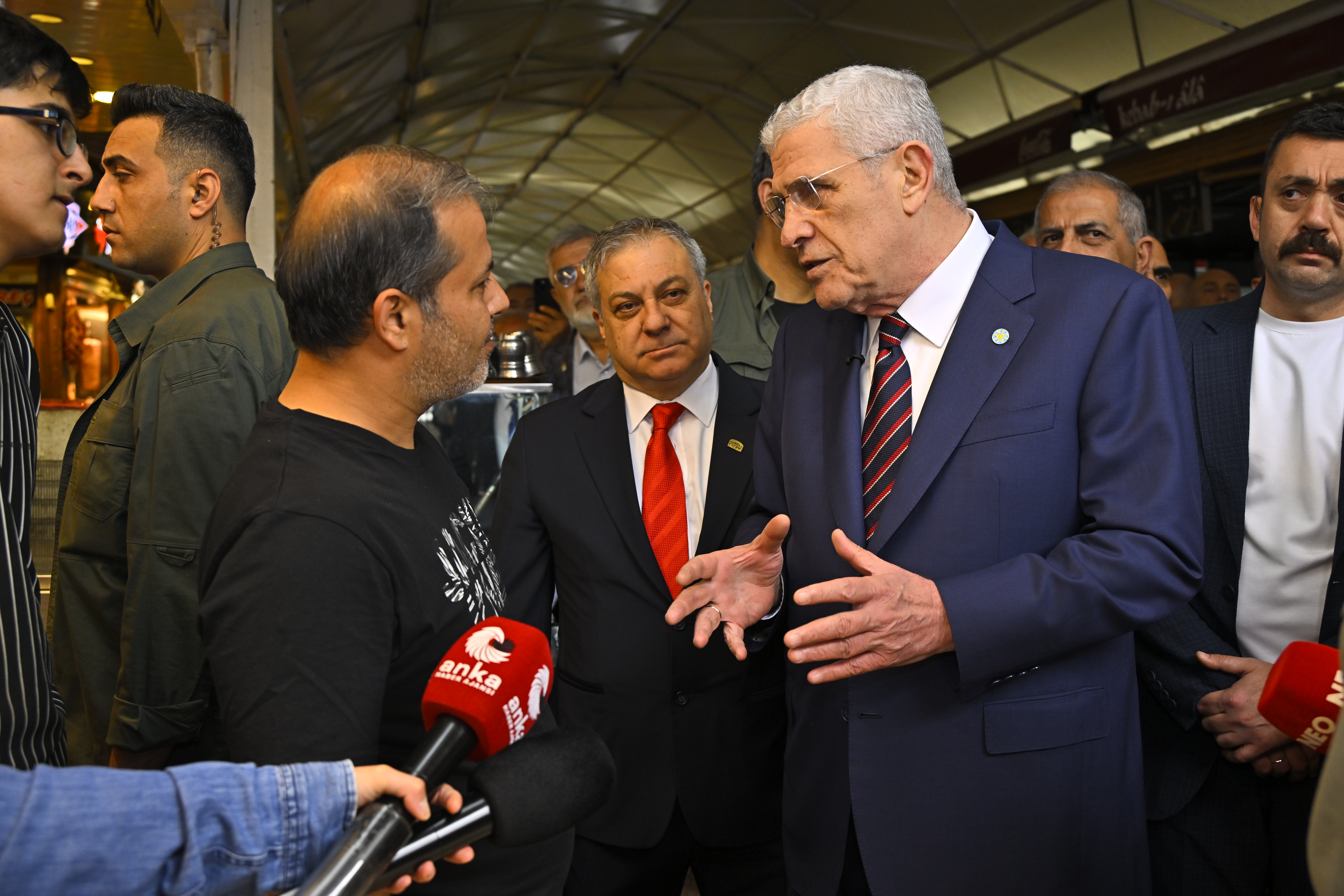 Dervişoğlu'ndan İzmir'de esnaf ziyareti 