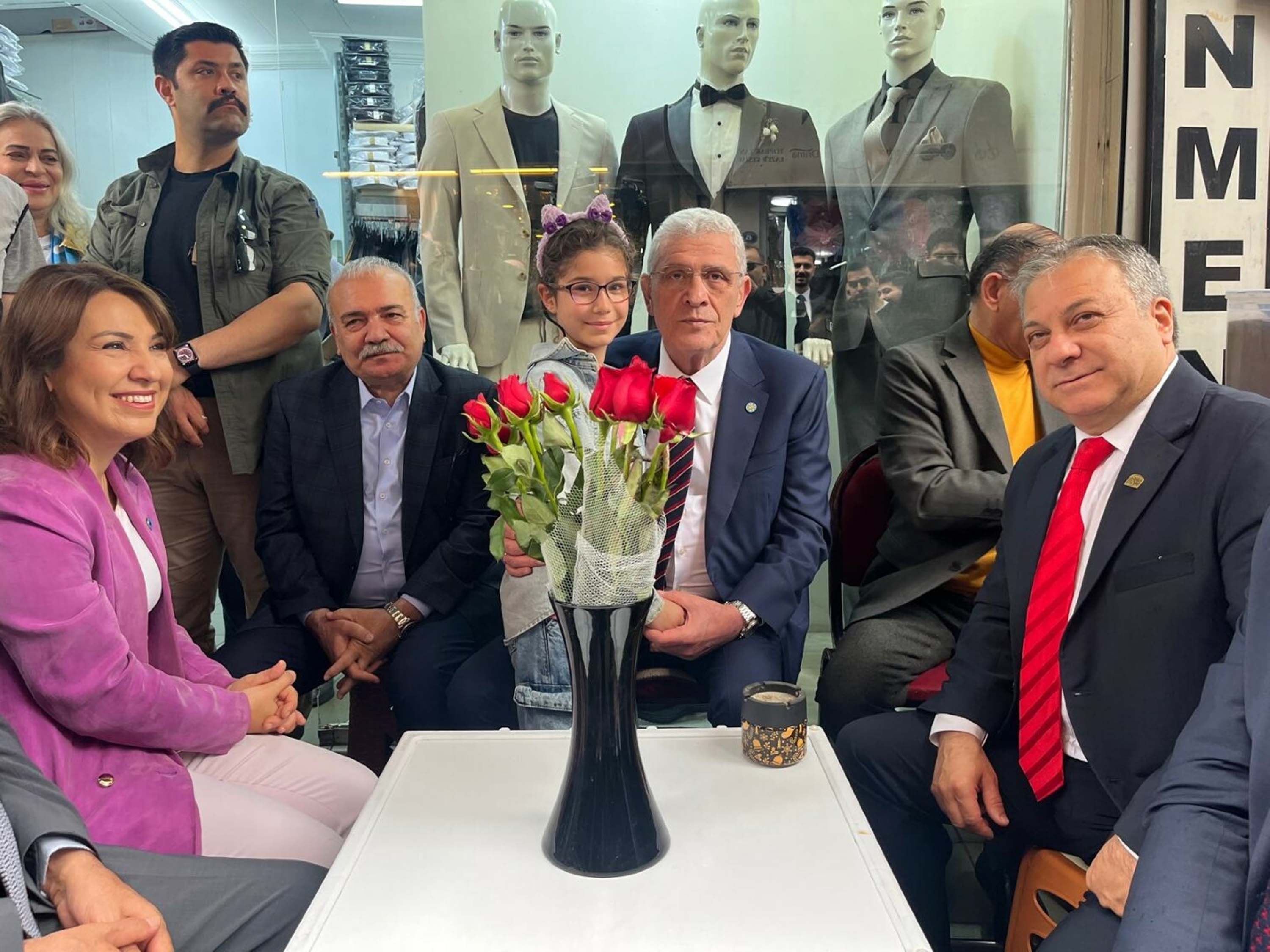 Dervişoğlu'ndan İzmir'de esnaf ziyareti 