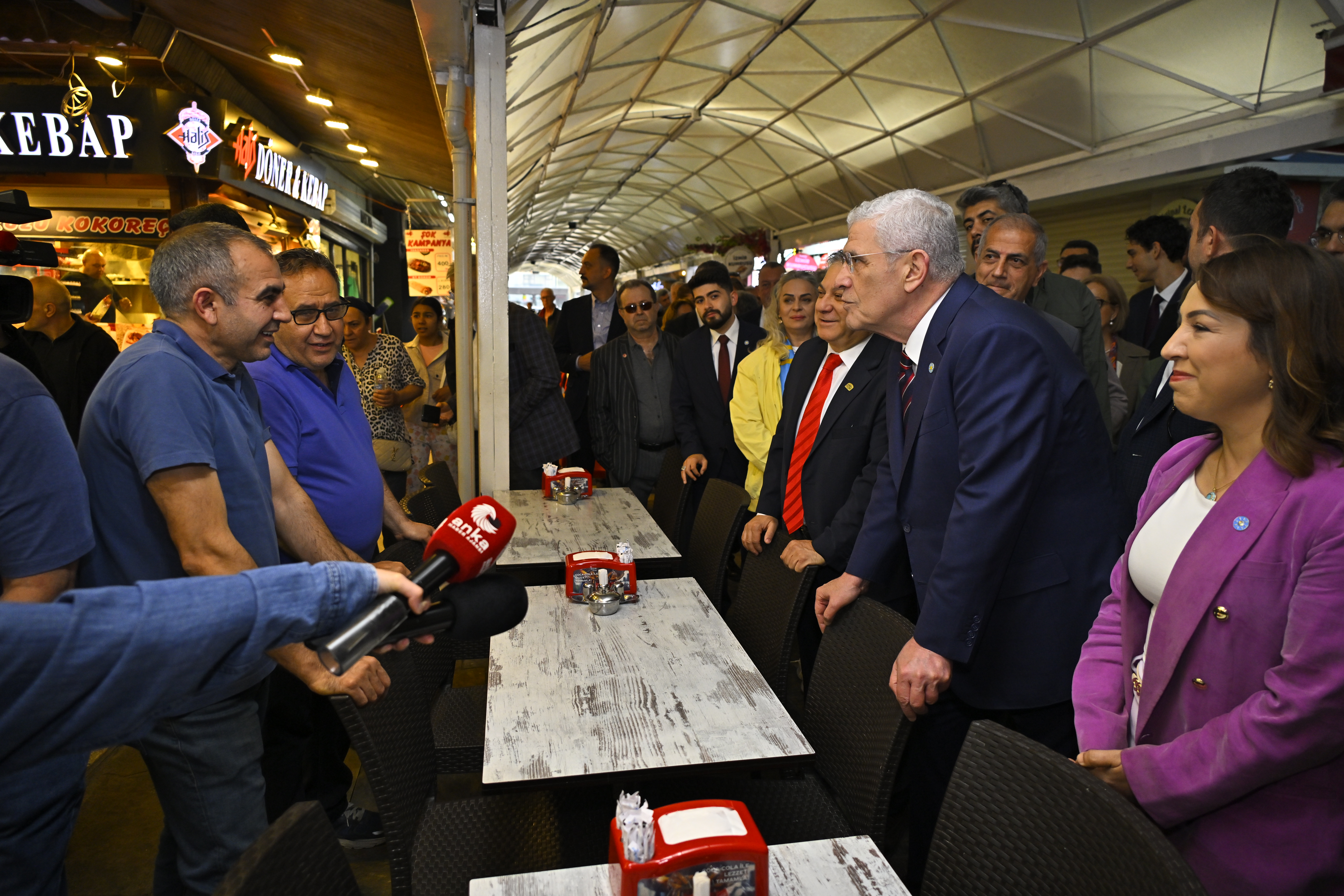 Dervişoğlu'ndan İzmir'de esnaf ziyareti 
