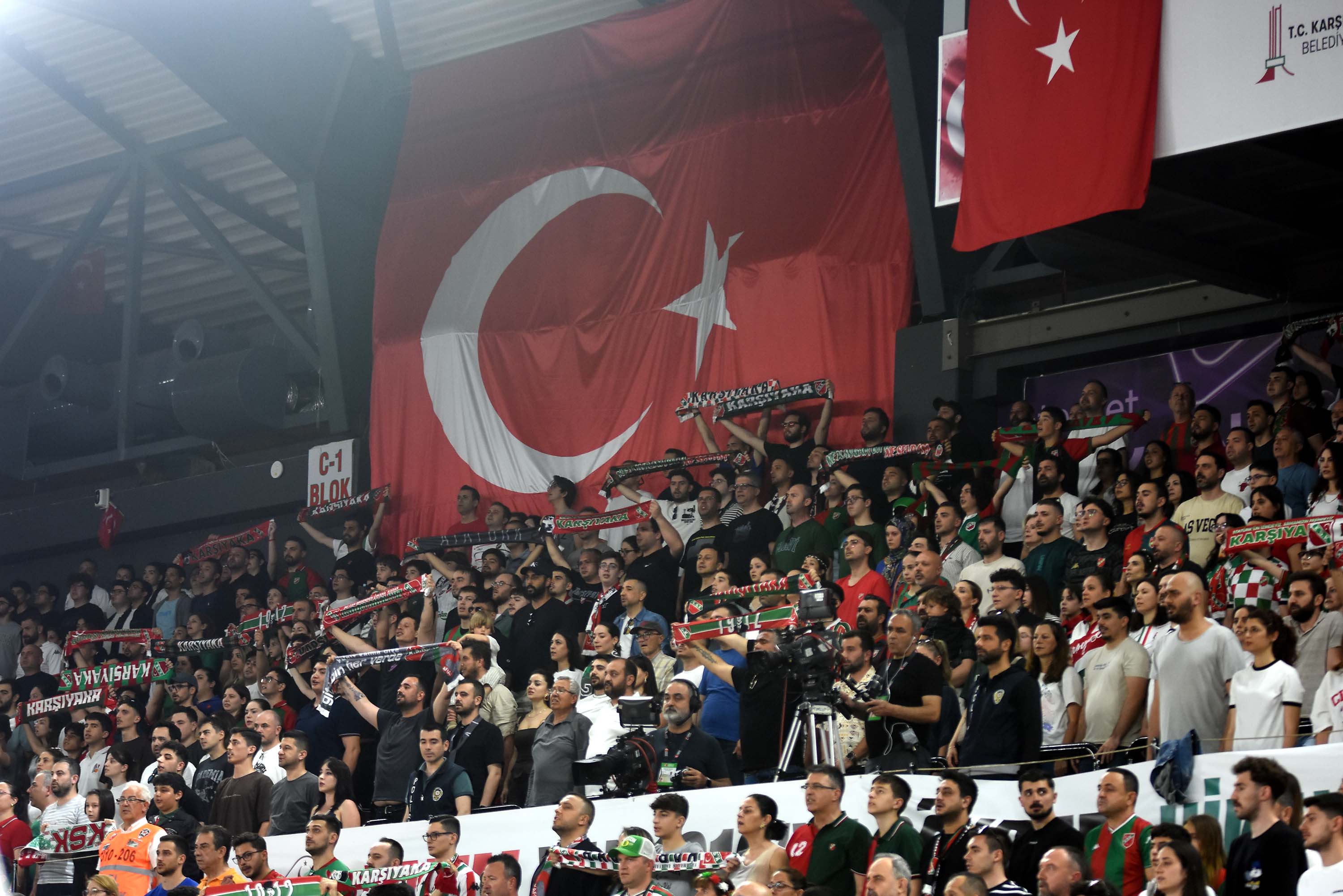 Kaf-Kaf, son saniye basketiyle Bursaspor'u yendi ve ligde kaldı
