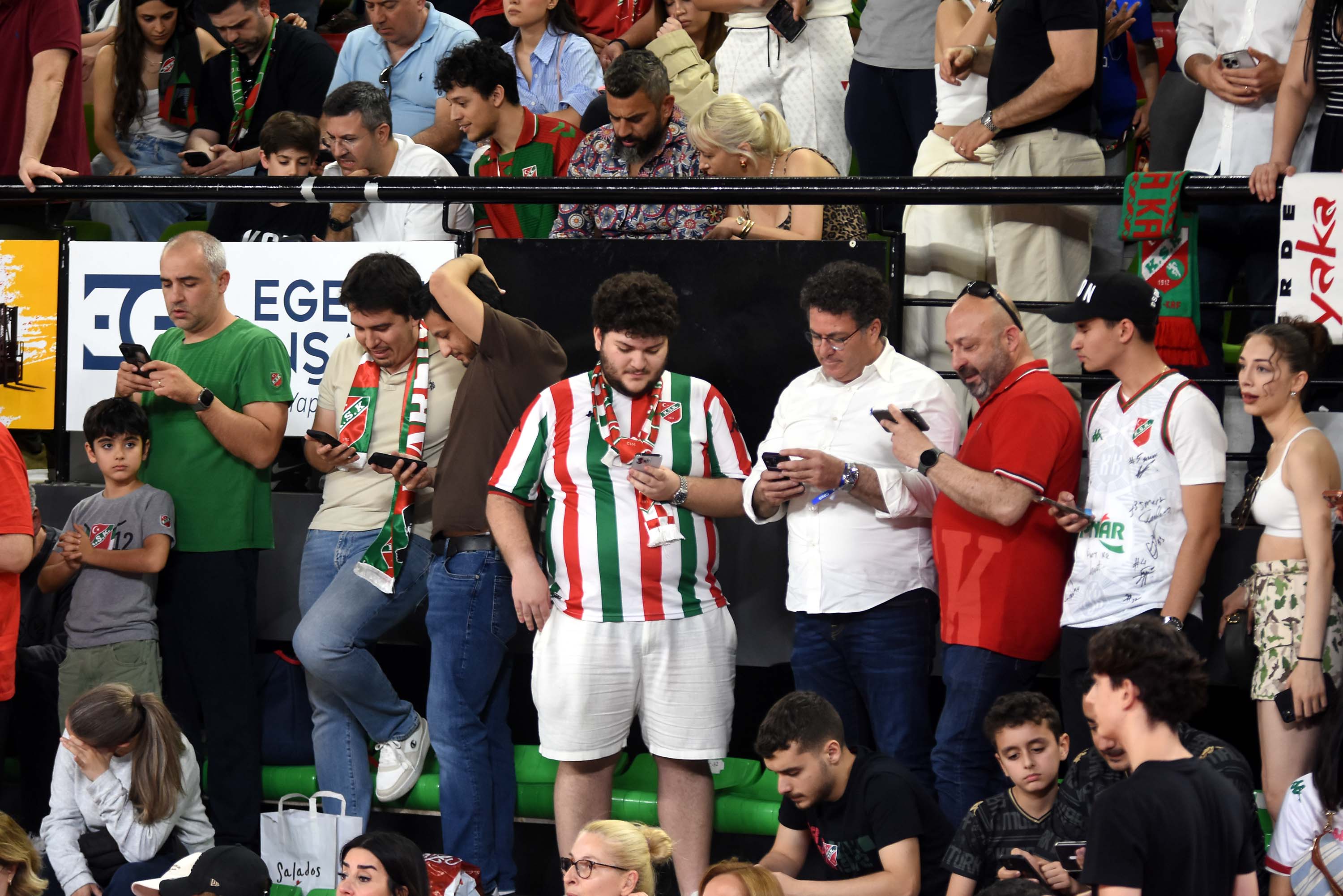 Kaf-Kaf, son saniye basketiyle Bursaspor'u yendi ve ligde kaldı