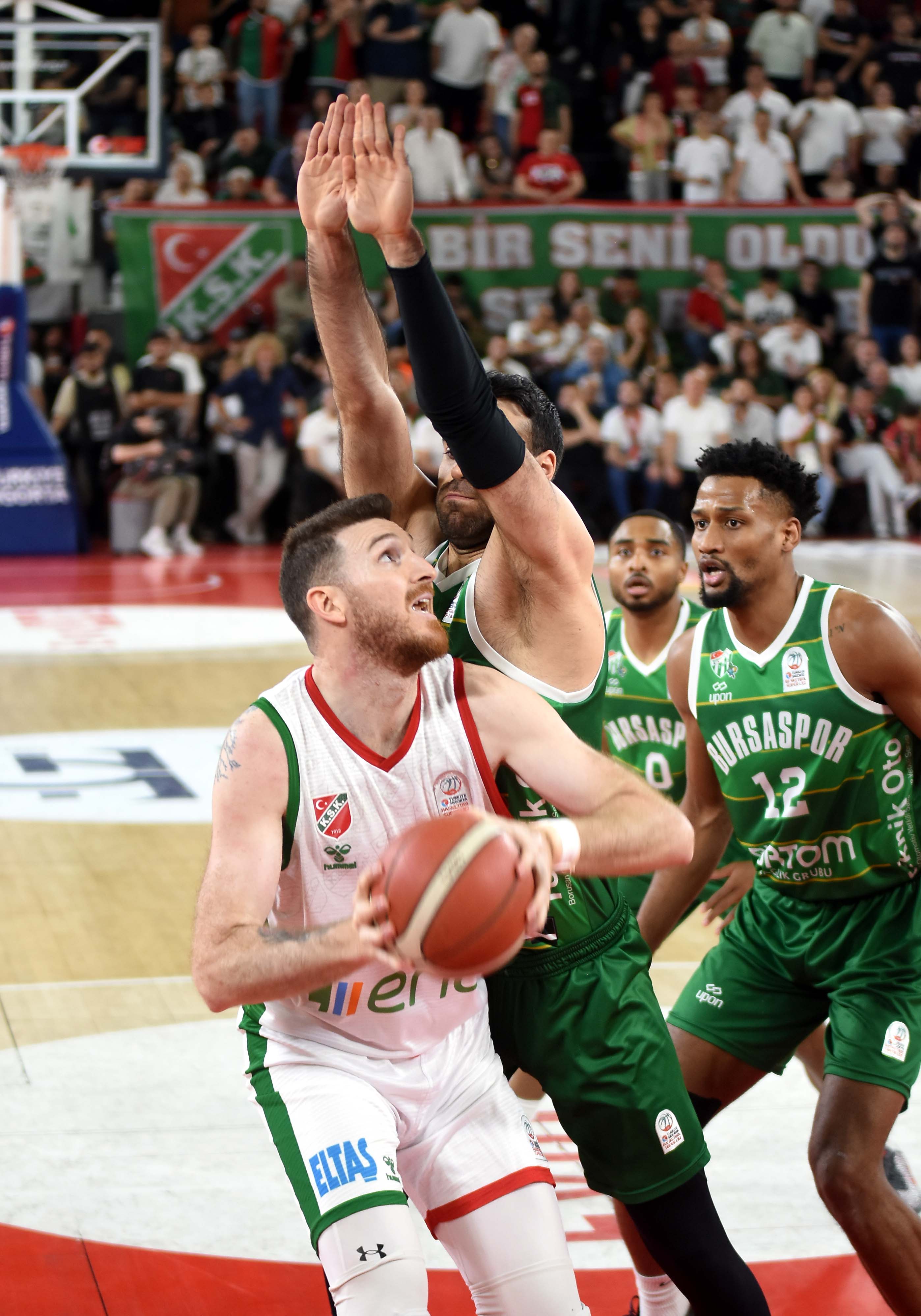Kaf-Kaf, son saniye basketiyle Bursaspor'u yendi ve ligde kaldı
