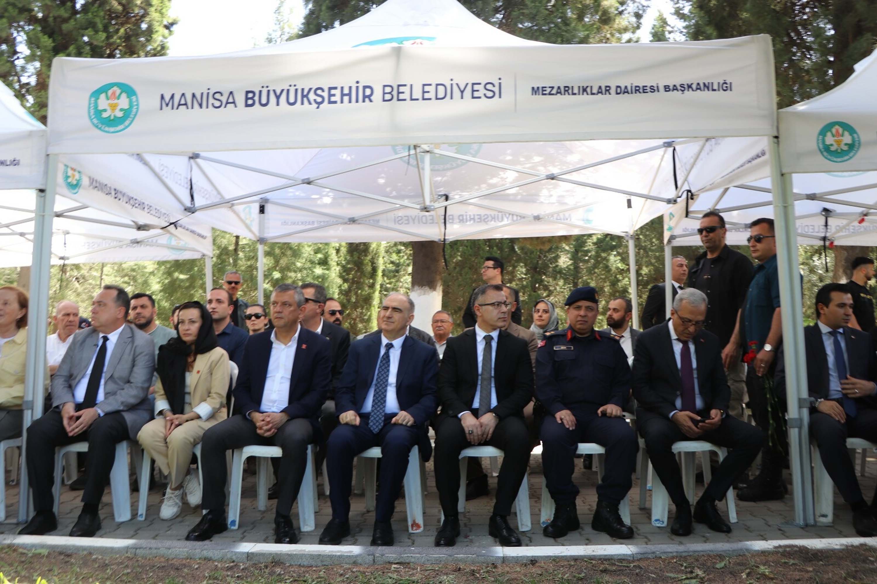 Soma'daki maden şehitleri dualarla anıldı