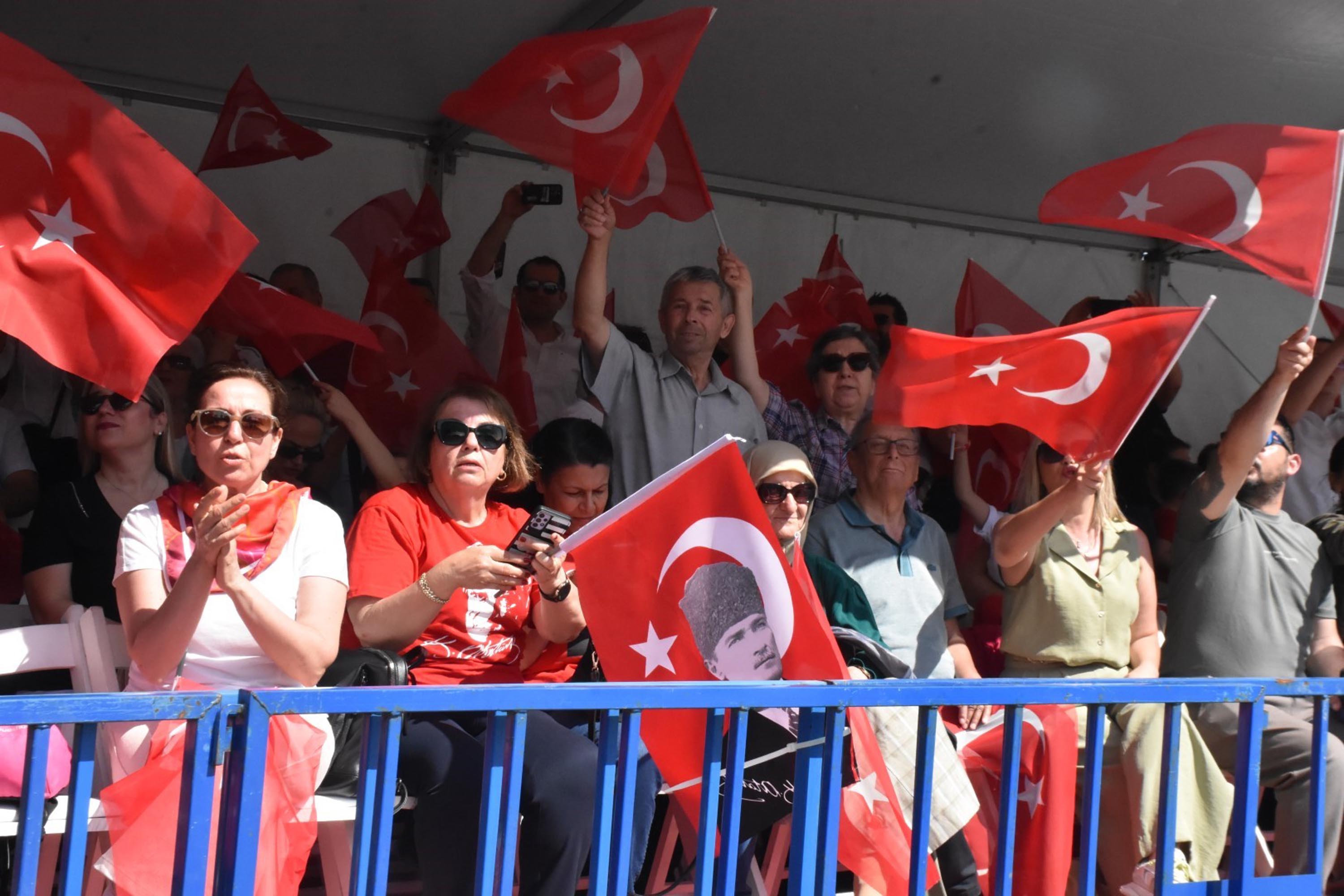 İzmir’de 19 Mayıs coşkusu