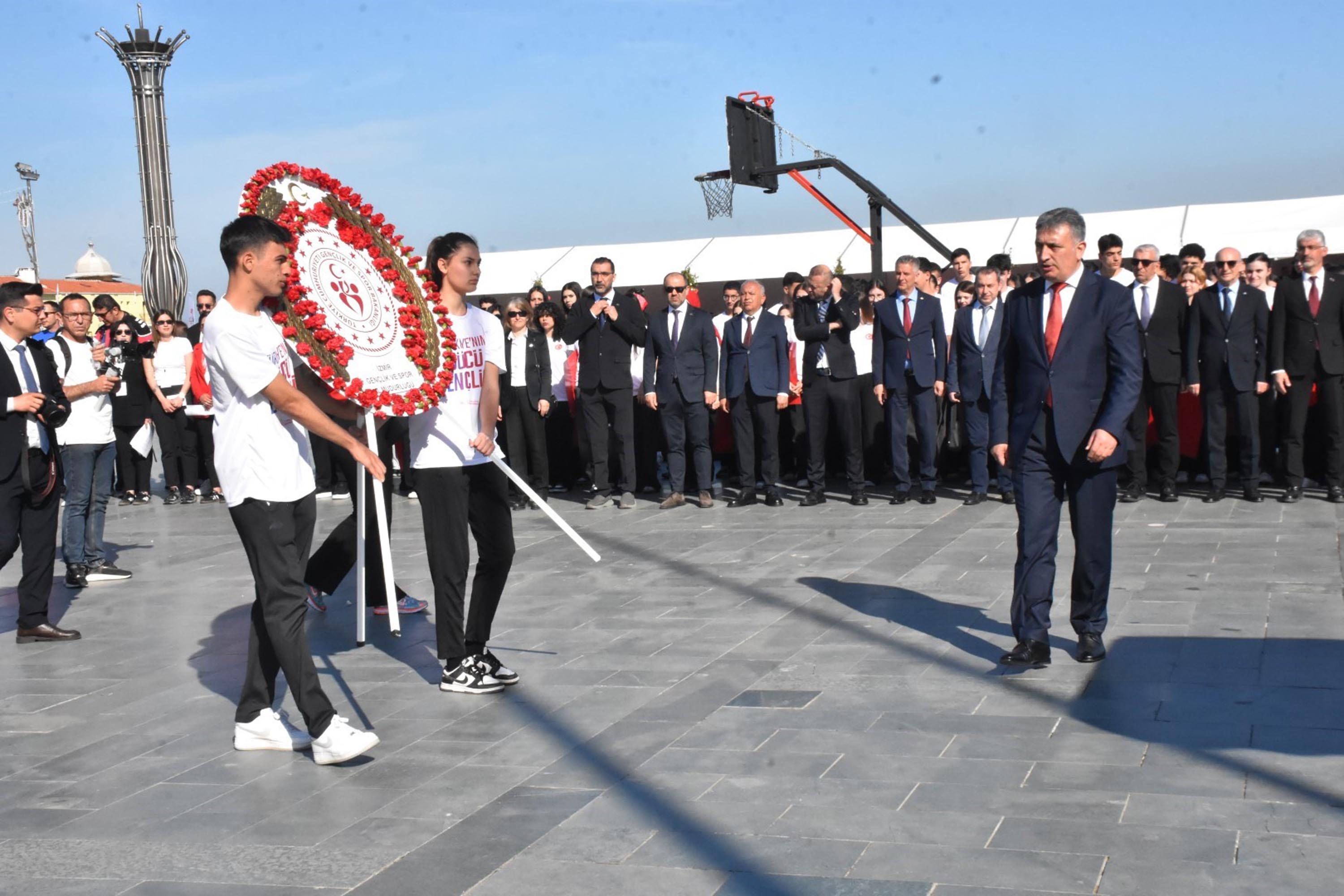 İzmir’de 19 Mayıs coşkusu
