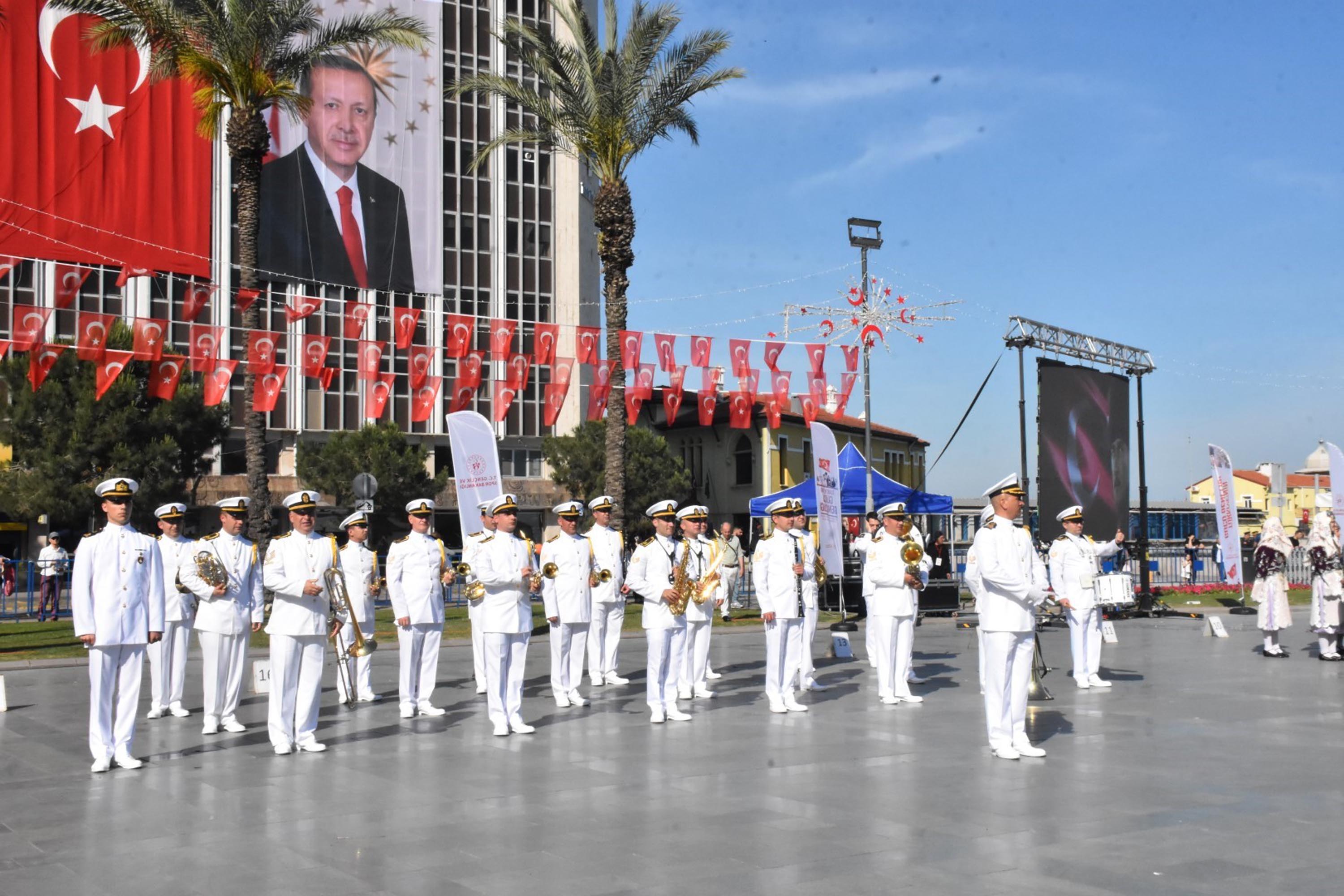 İzmir’de 19 Mayıs coşkusu