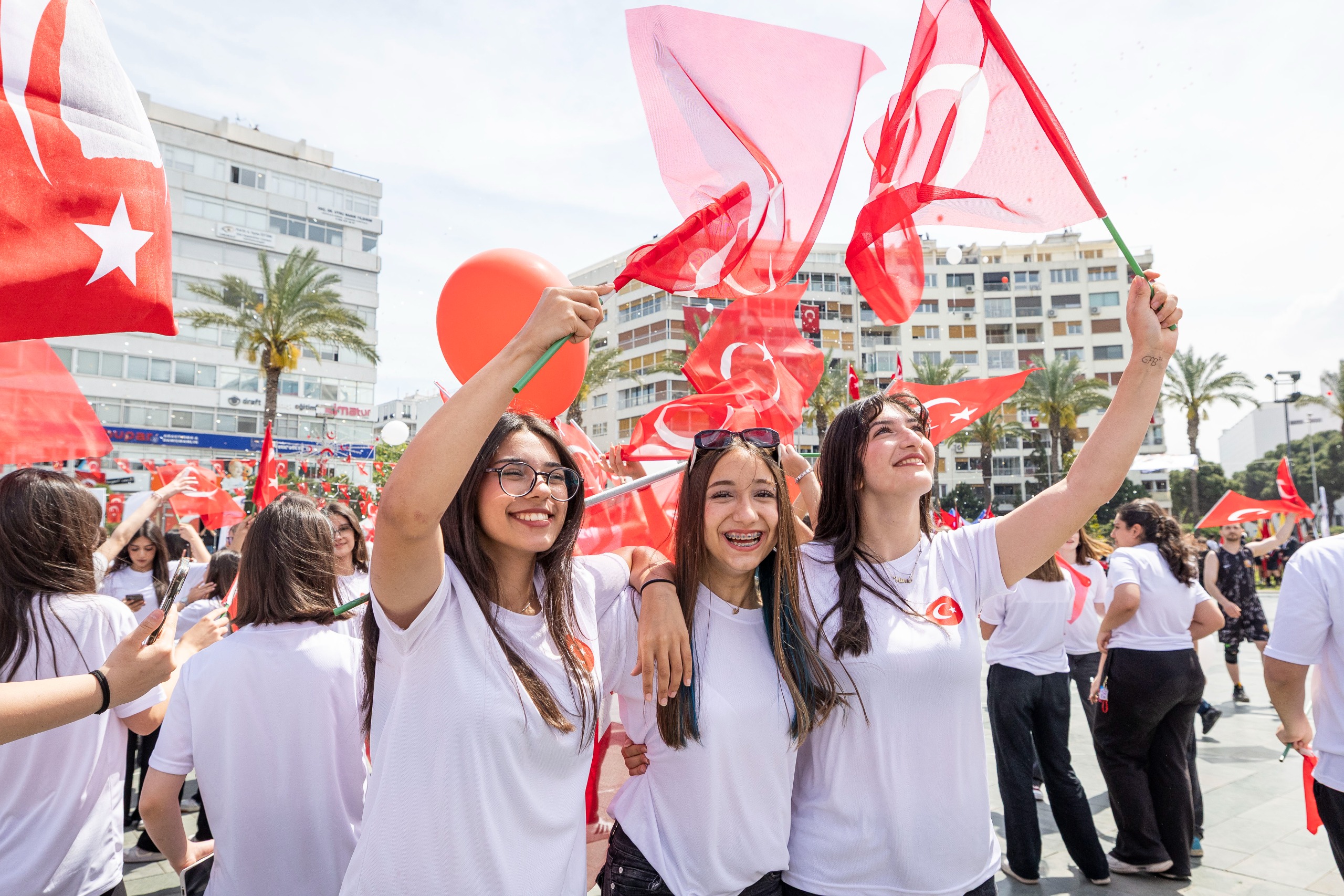 İzmir’de 19 Mayıs coşkusu
