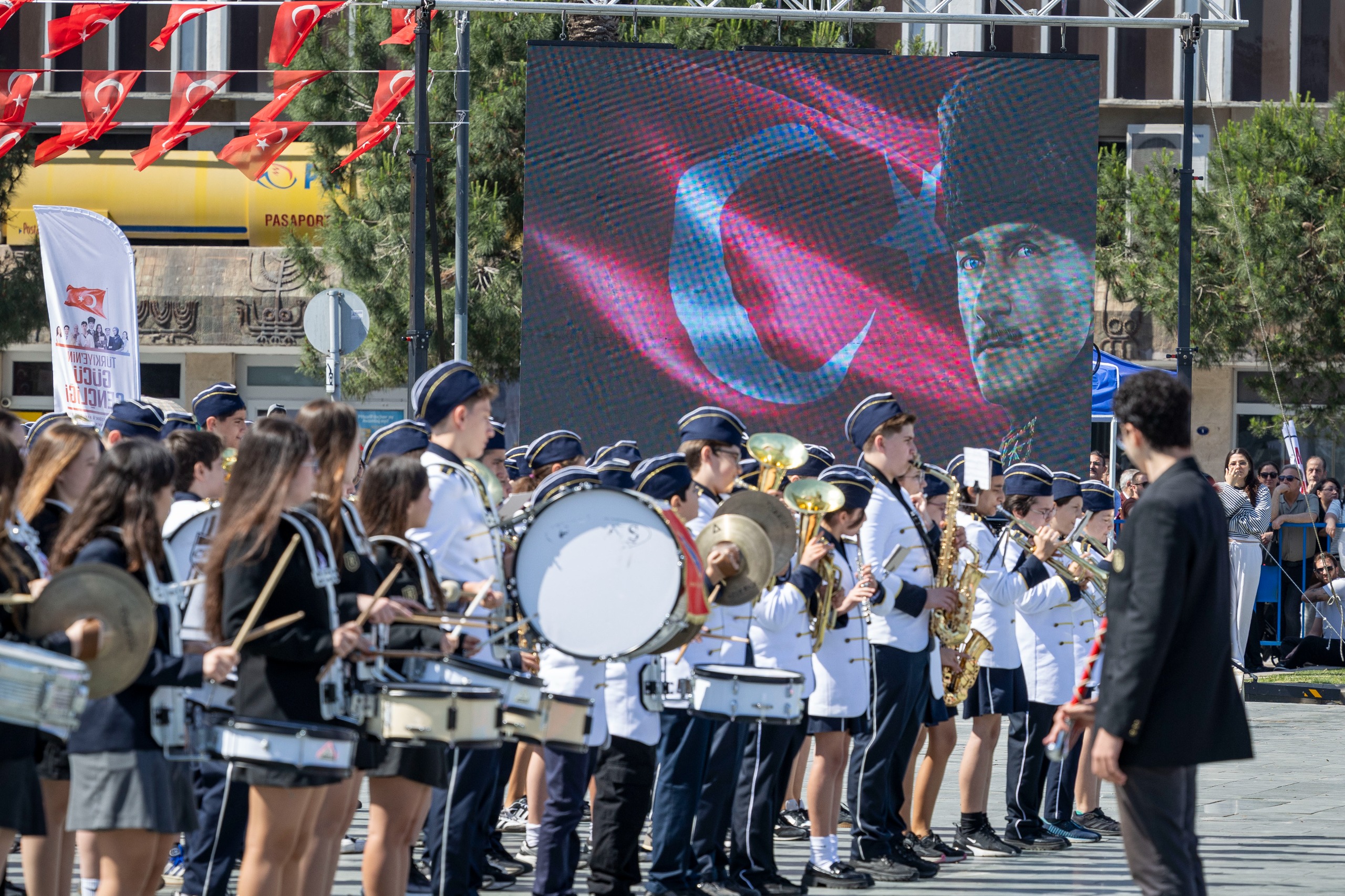 İzmir’de 19 Mayıs coşkusu