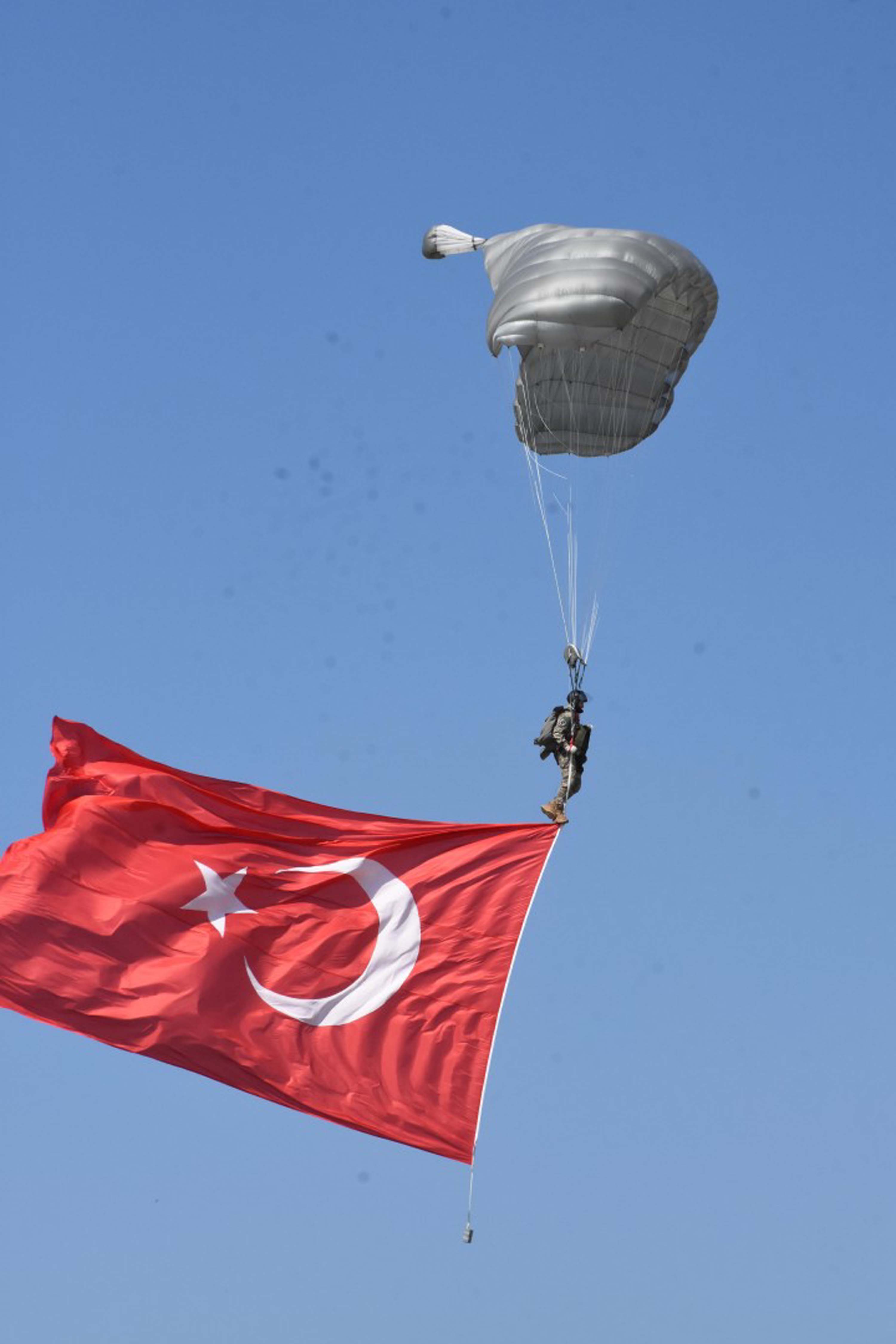 İzmir'de 'Gençlik ve Havacılık Festivali' başladı