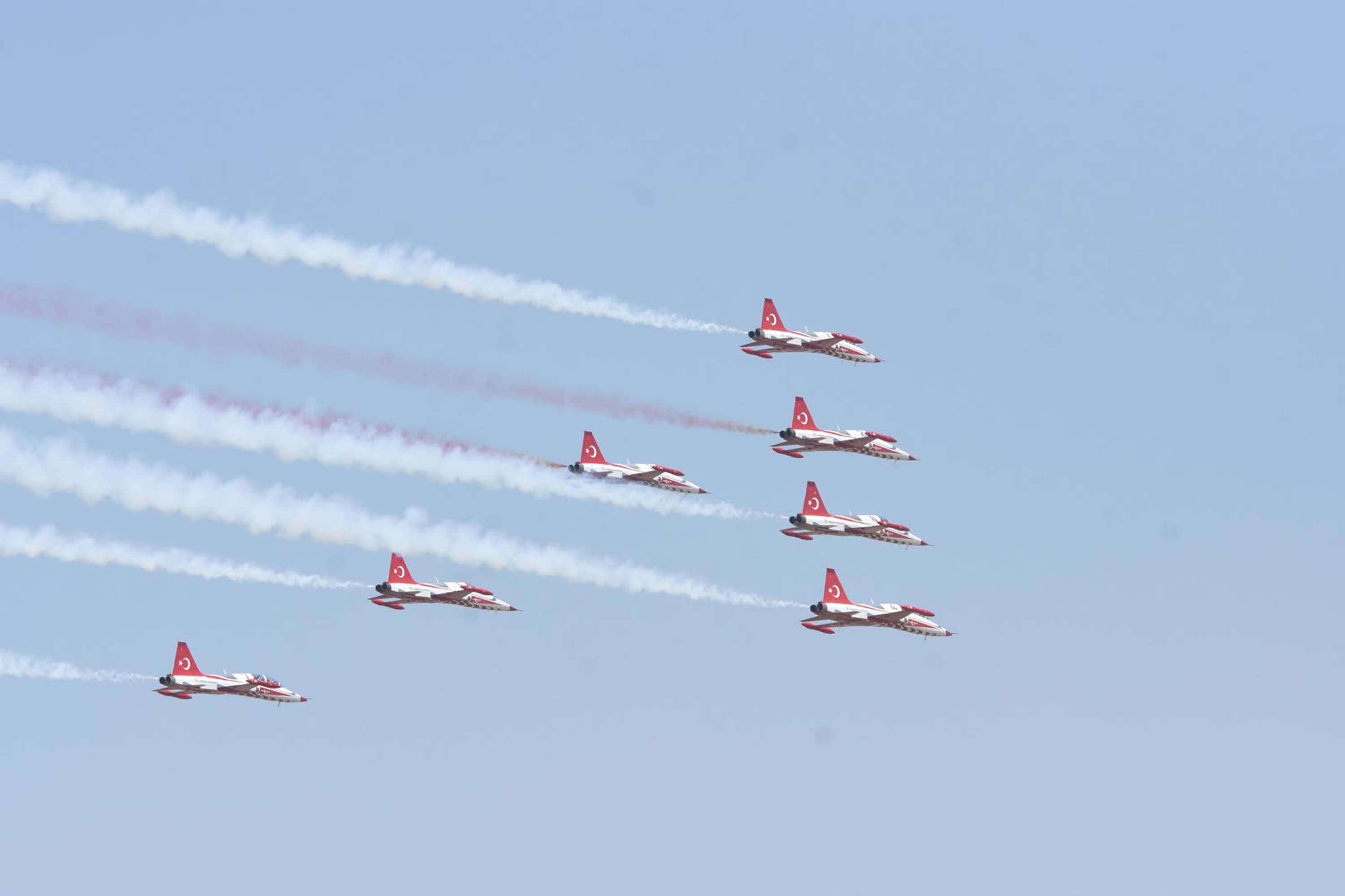 İzmir'de 'Gençlik ve Havacılık Festivali' başladı