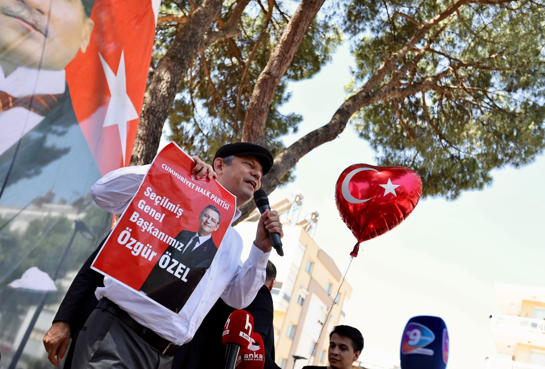 Özgür Özel İzmir'de
