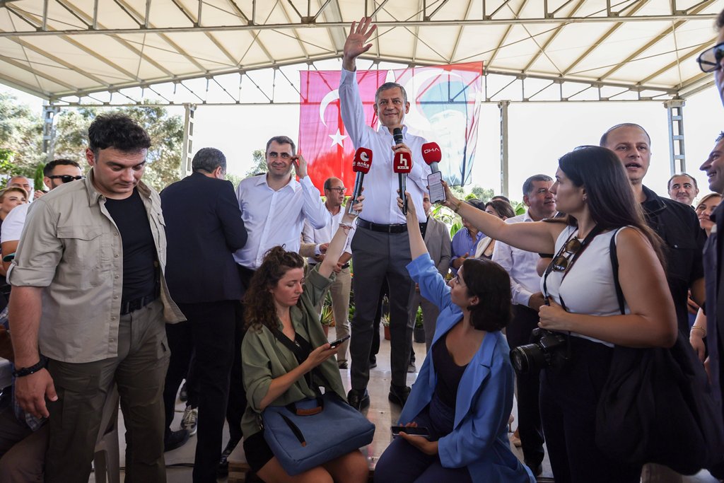 Özgür Özel İzmir'de