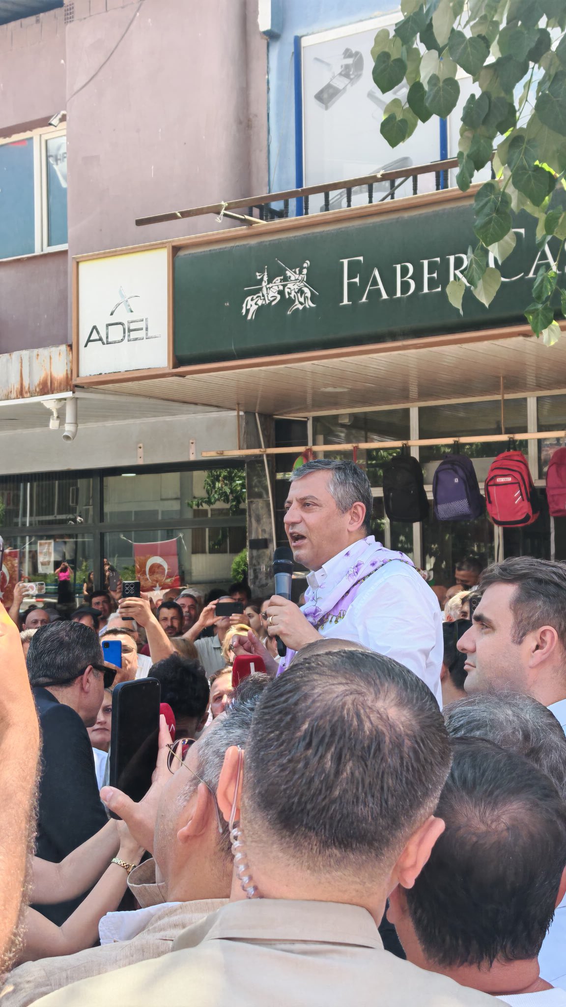 Özgür Özel İzmir'de