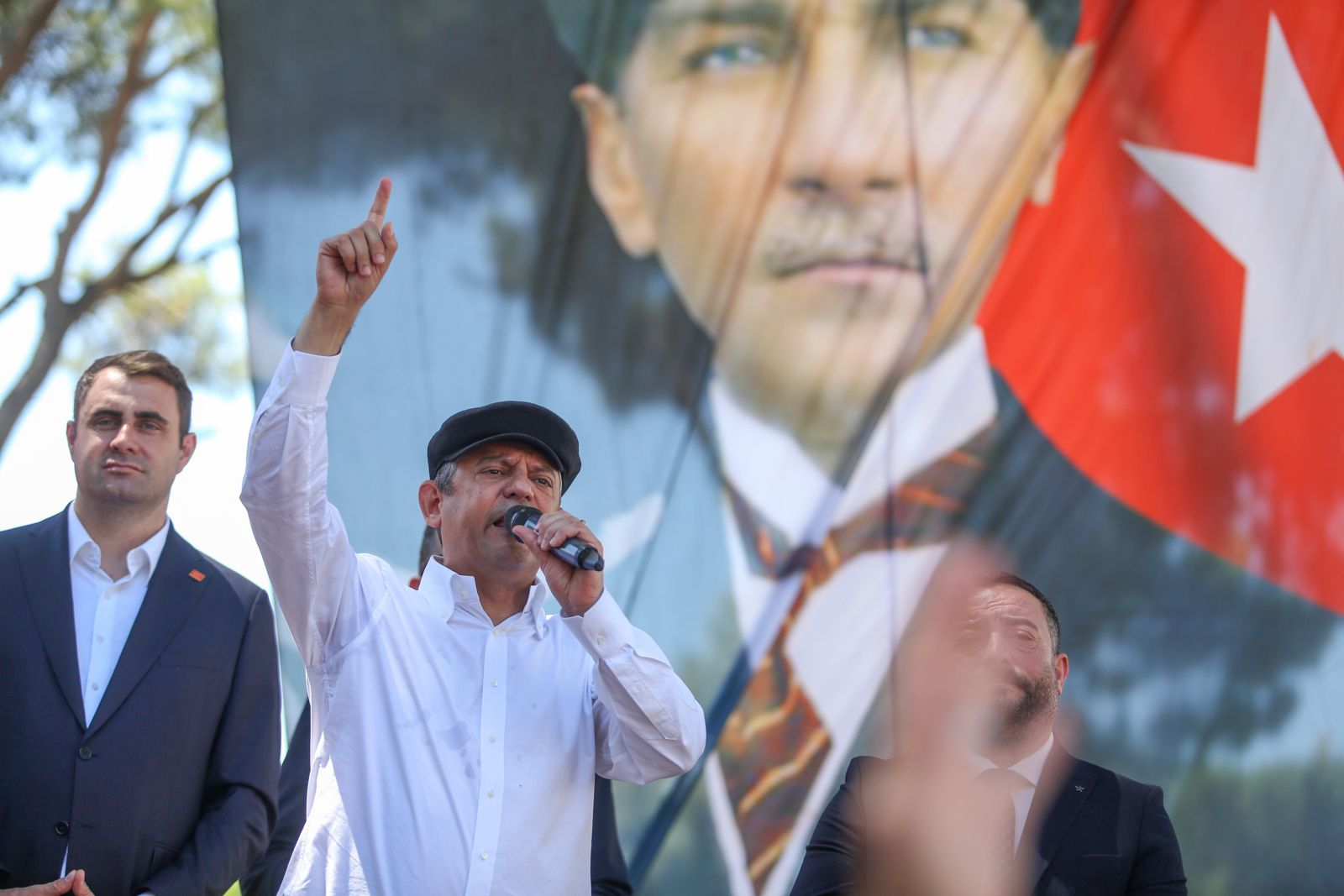 Özgür Özel İzmir'de