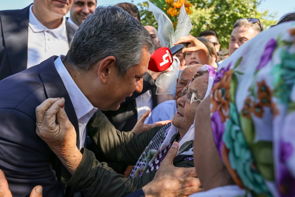 Özgür Özel İzmir'de