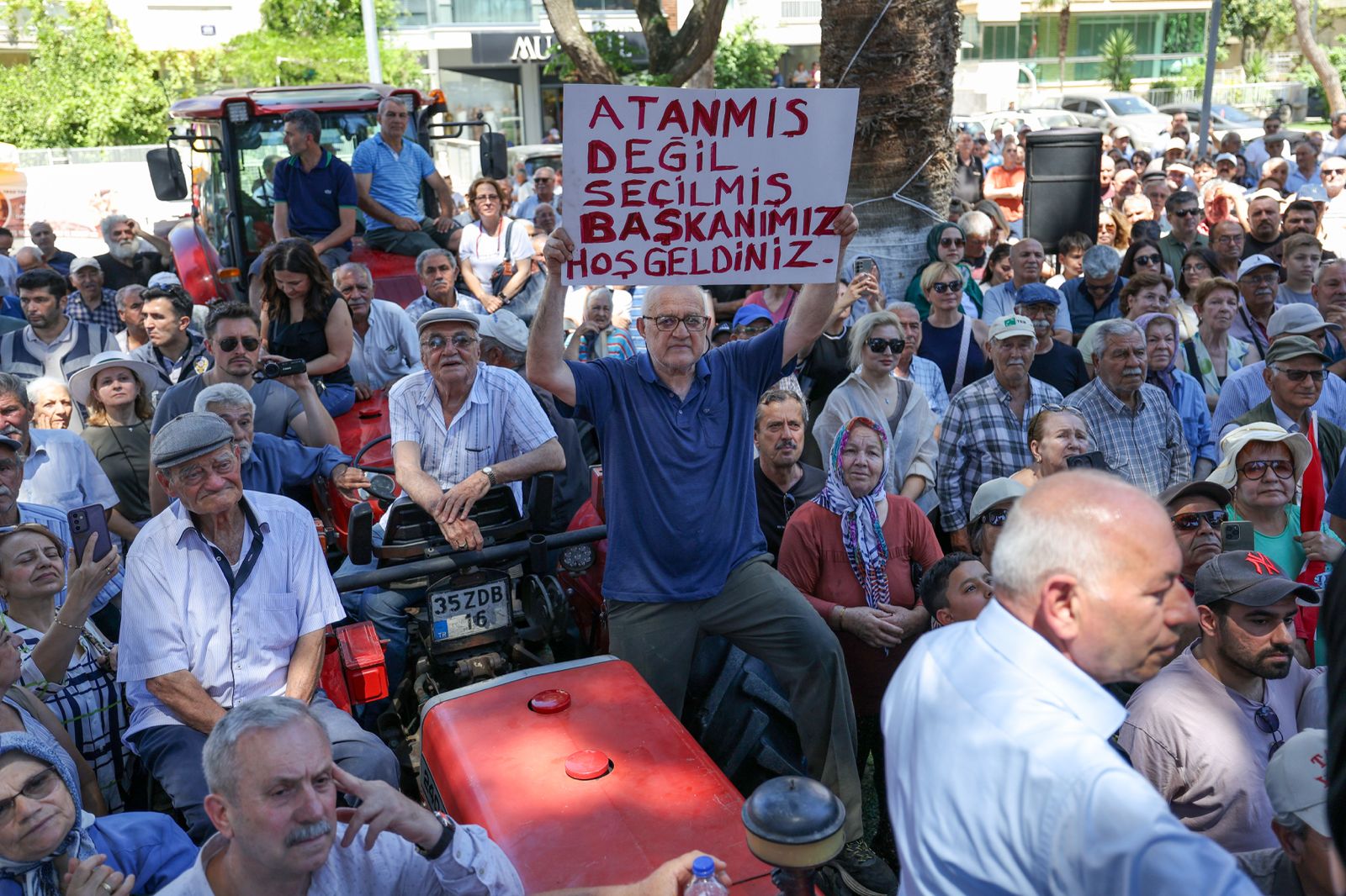 Özgür Özel İzmir'de