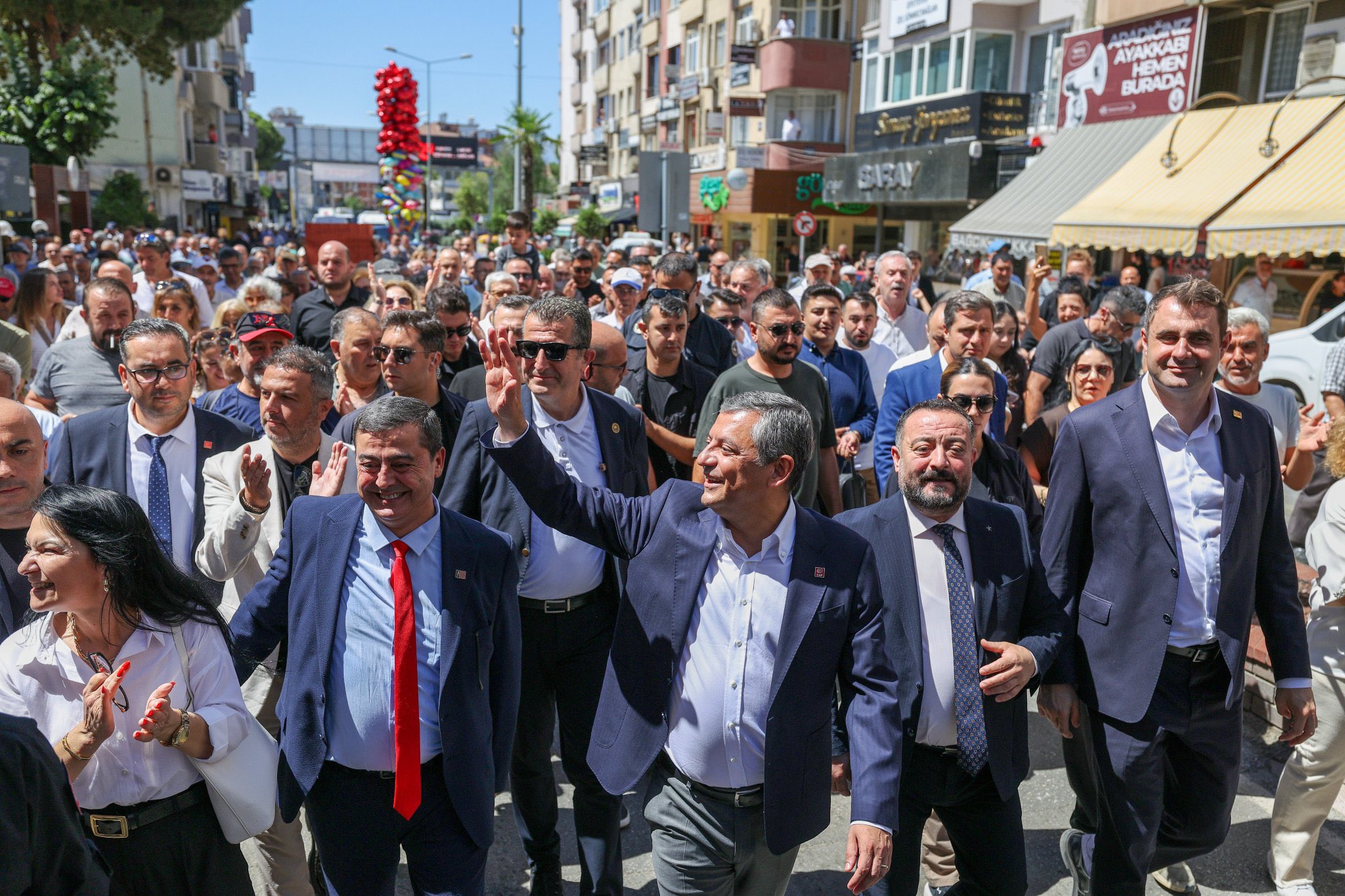 Özgür Özel İzmir'de