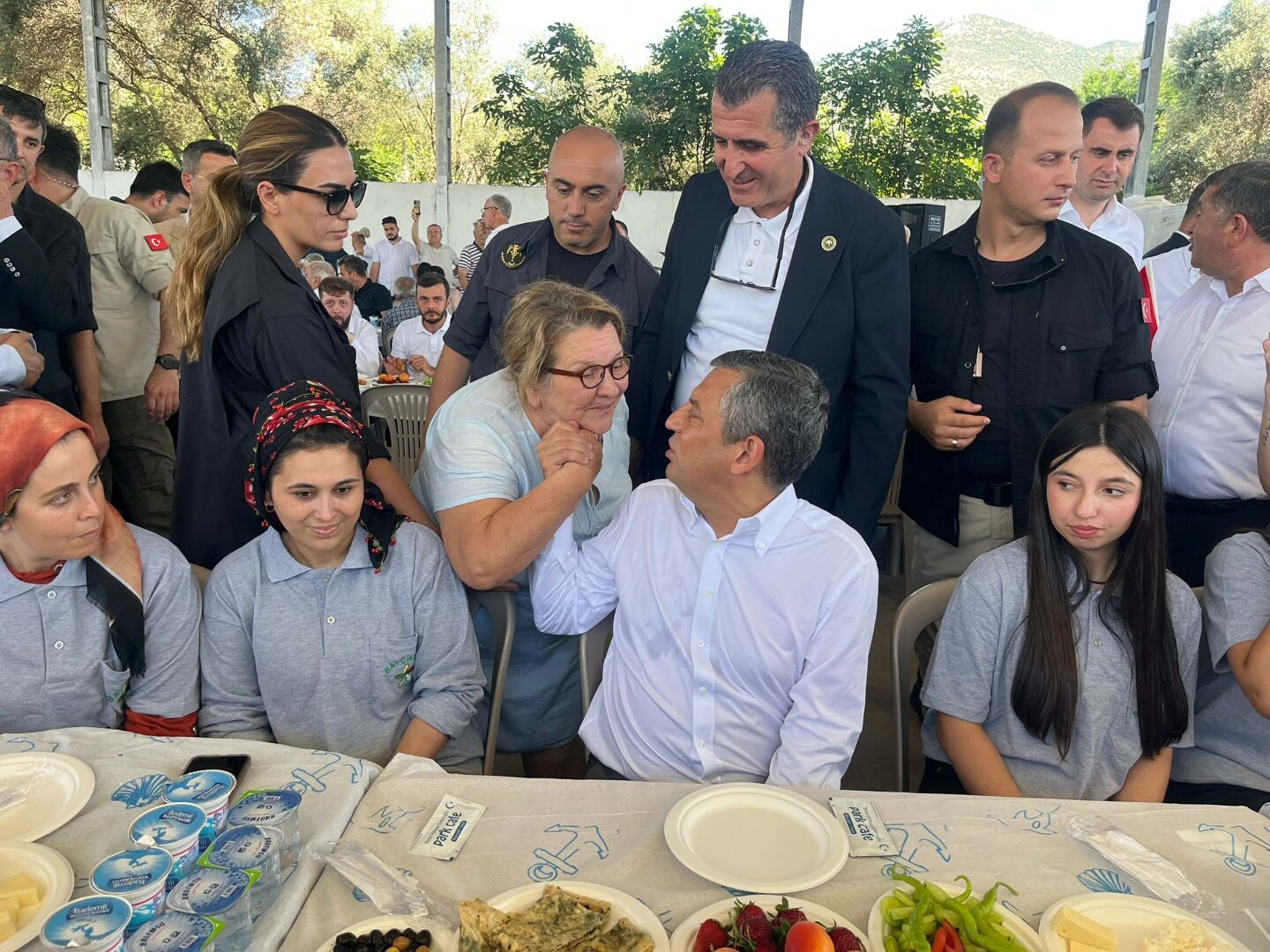 Özgür Özel İzmir'de