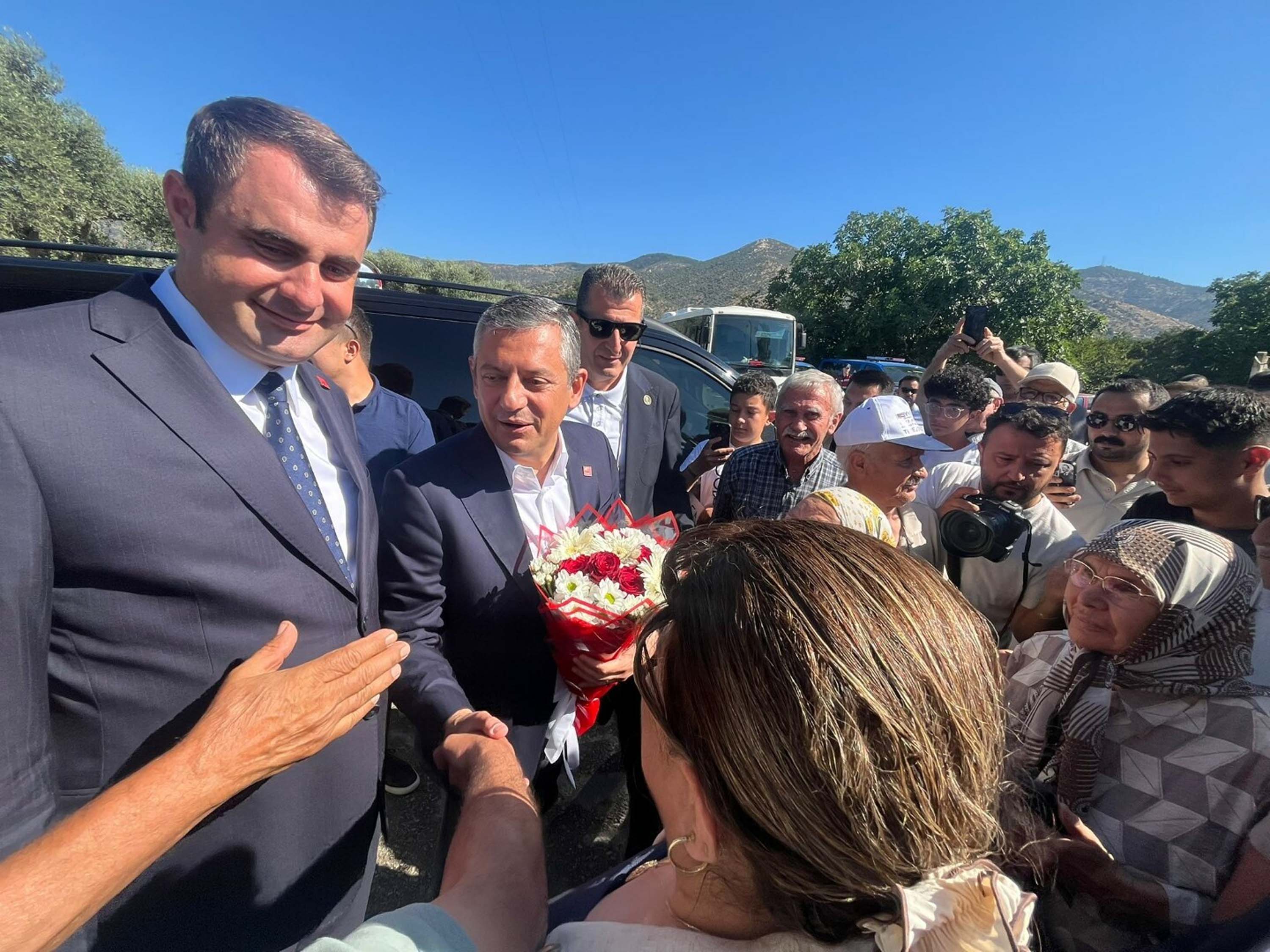 Özgür Özel İzmir'de